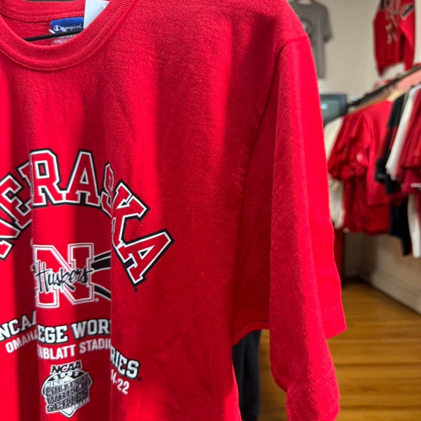 Vintage Y2K Nebraska Huskers CWS Baseball T-Shirt - Medium
