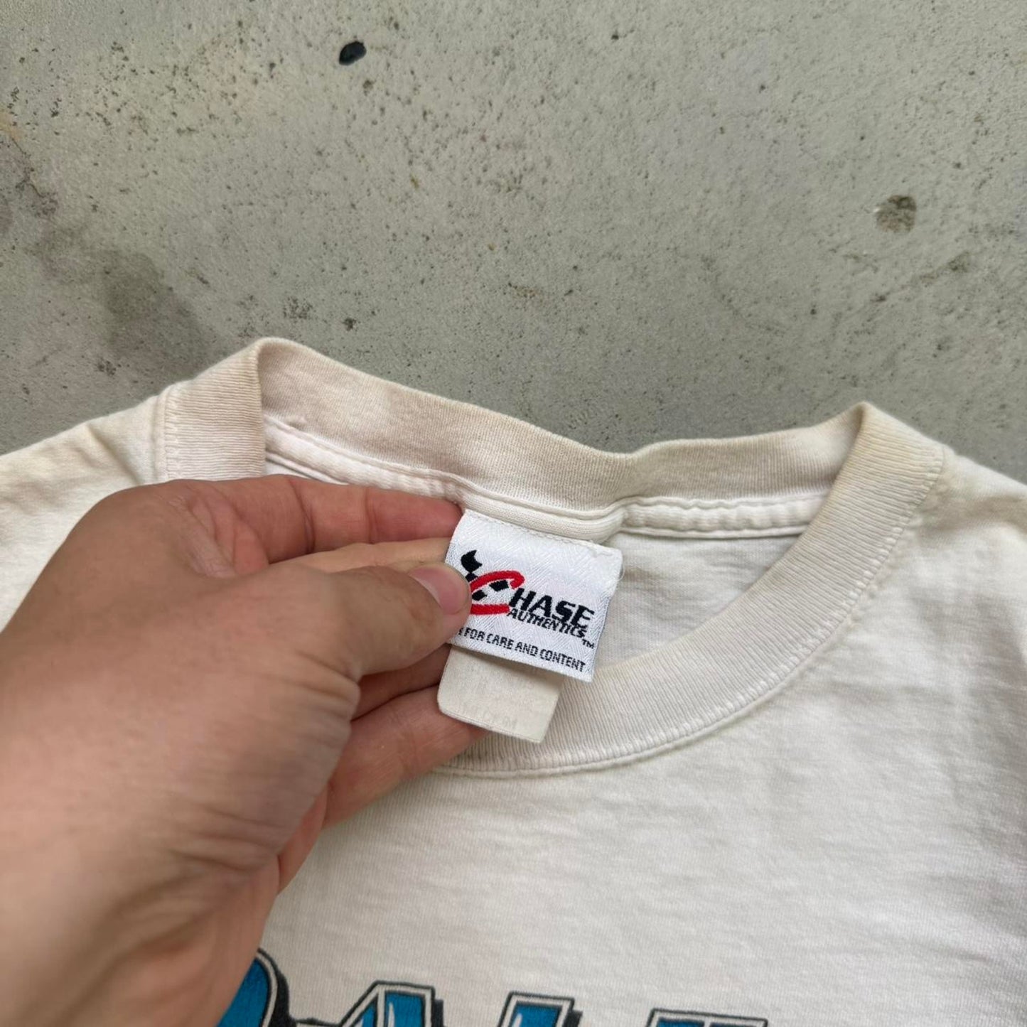 Vintage Y2K NASCAR Dale Jarrett Racing Race Car T-Shirt - Medium