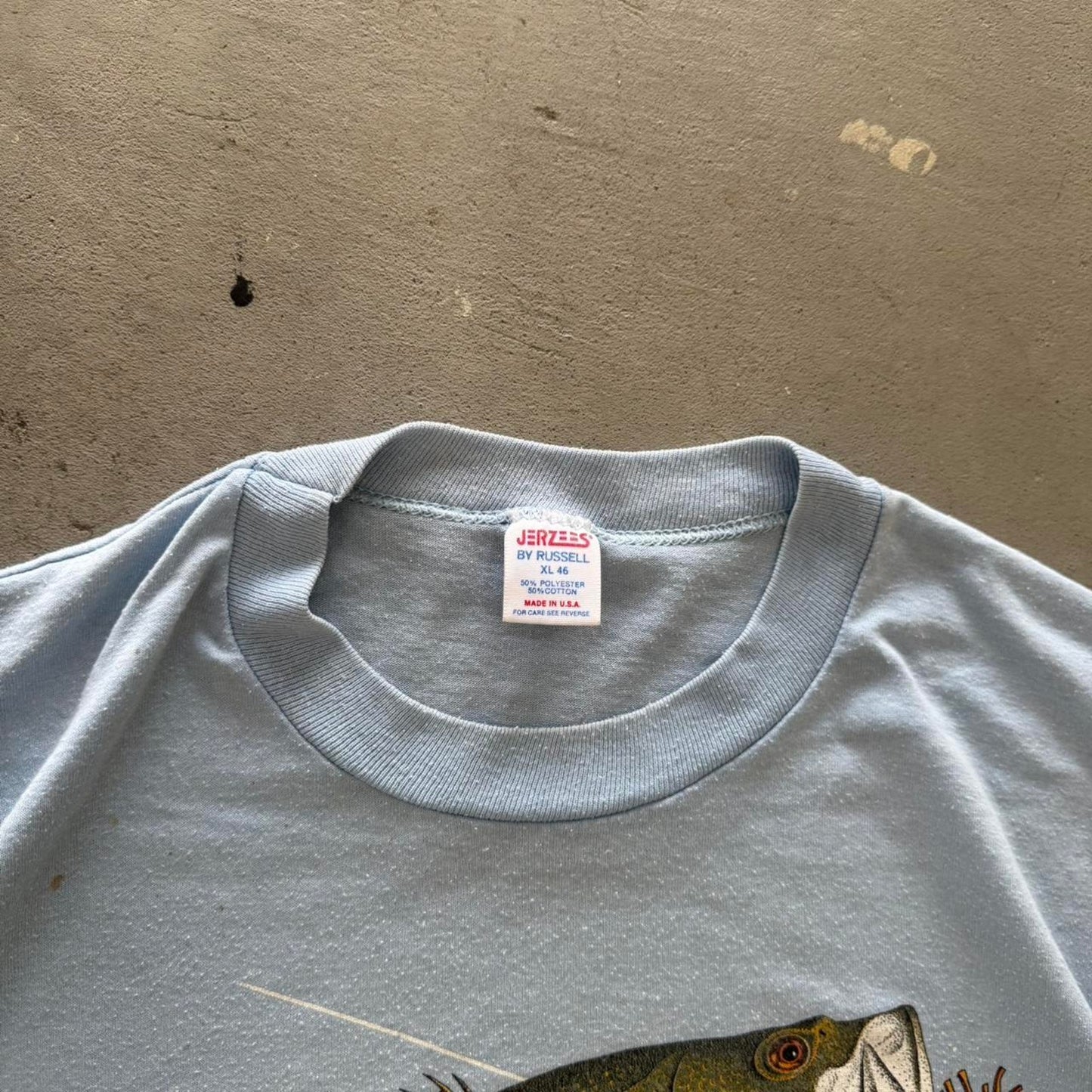 Vintage 80s Bass Fishing Animal Distressed T-Shirt - X-Large