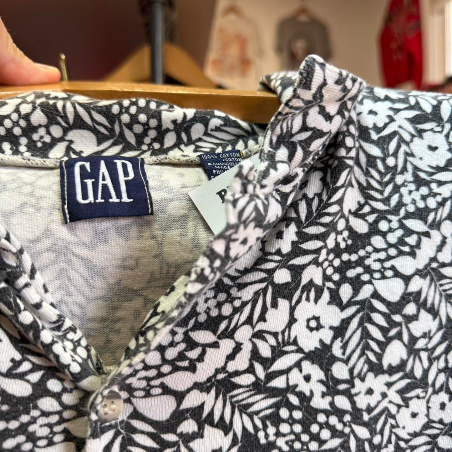 Vintage 90s Gap Floral Loop Collar Shirt - Medium