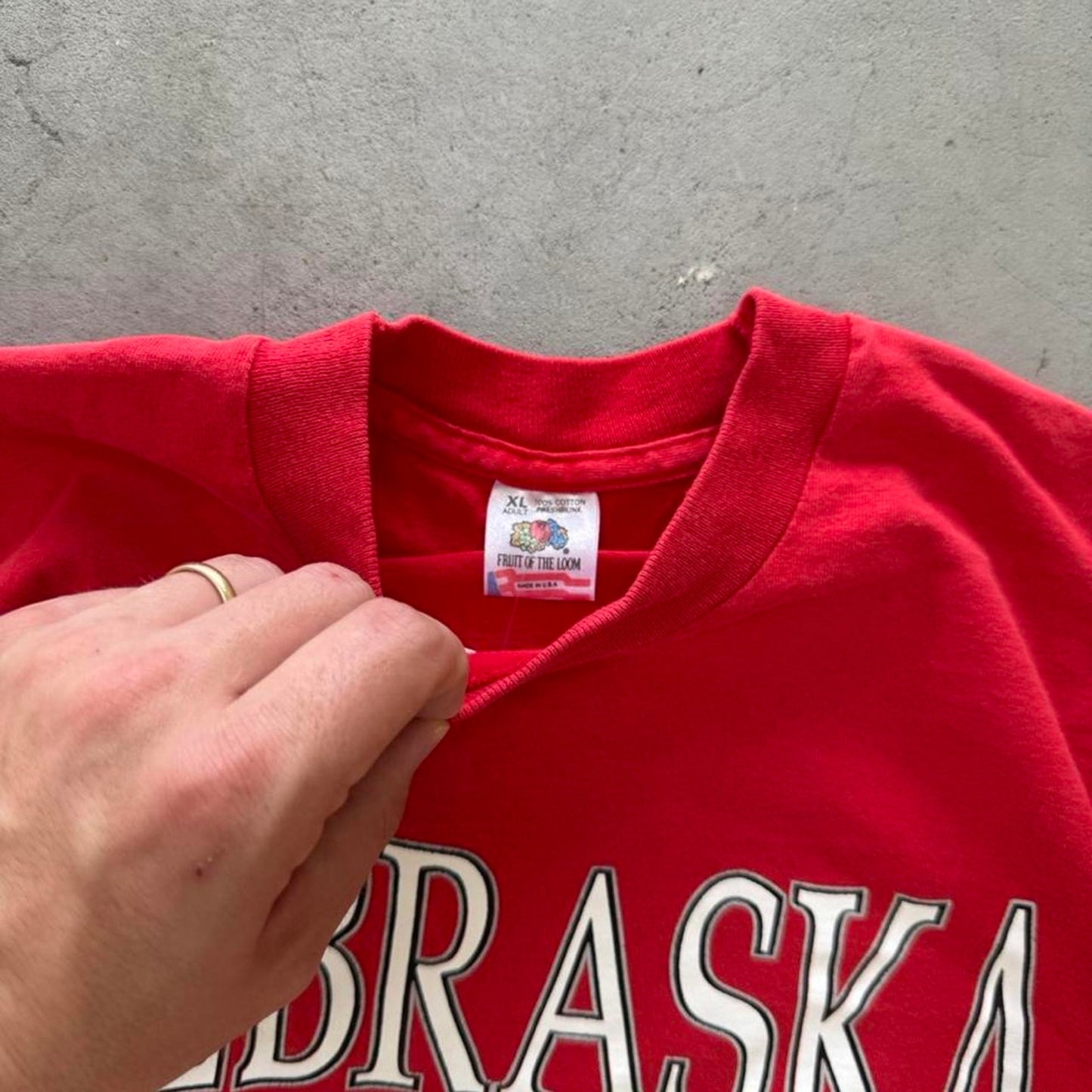 Vintage 90s Nebraska Huskers Big Red School Crest T-Shirt - X-Large