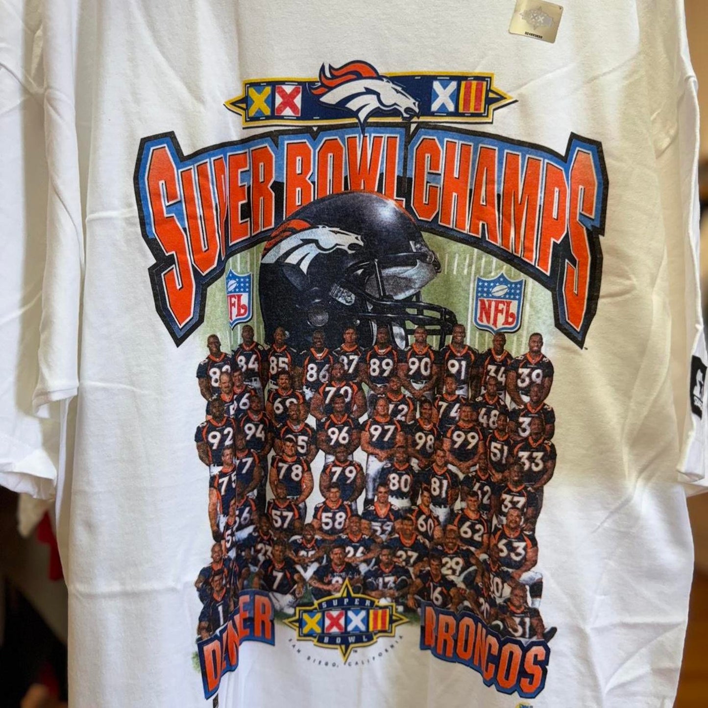 Vintage 90s Denver Broncos Super Bowl Champs NFL Football T-Shirt