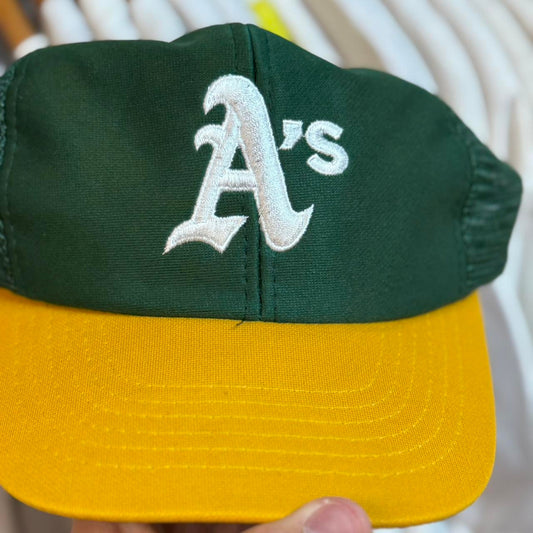 Vintage 90s Oakland Athletics Trucker MLB Snapback