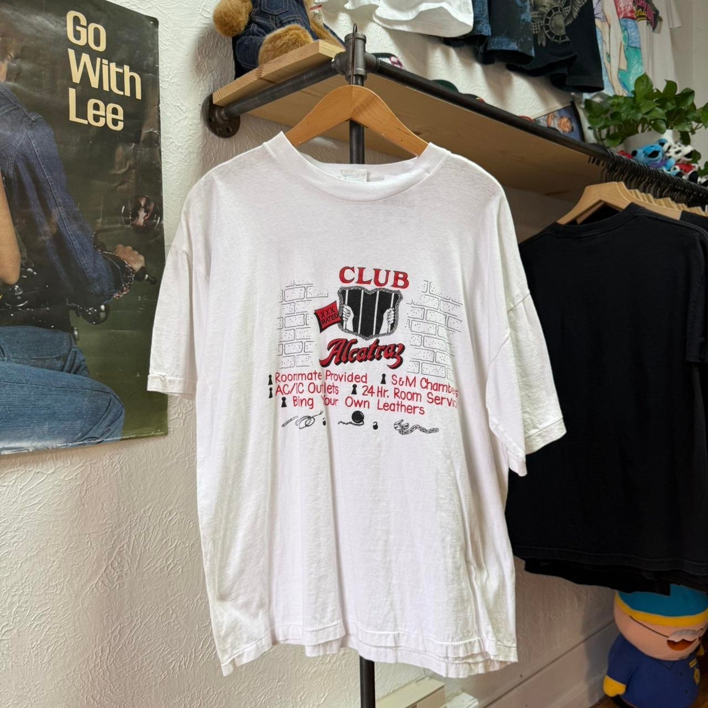 Vintage 90s Club Alcatraz Humor Prison T-Shirt - X-Large