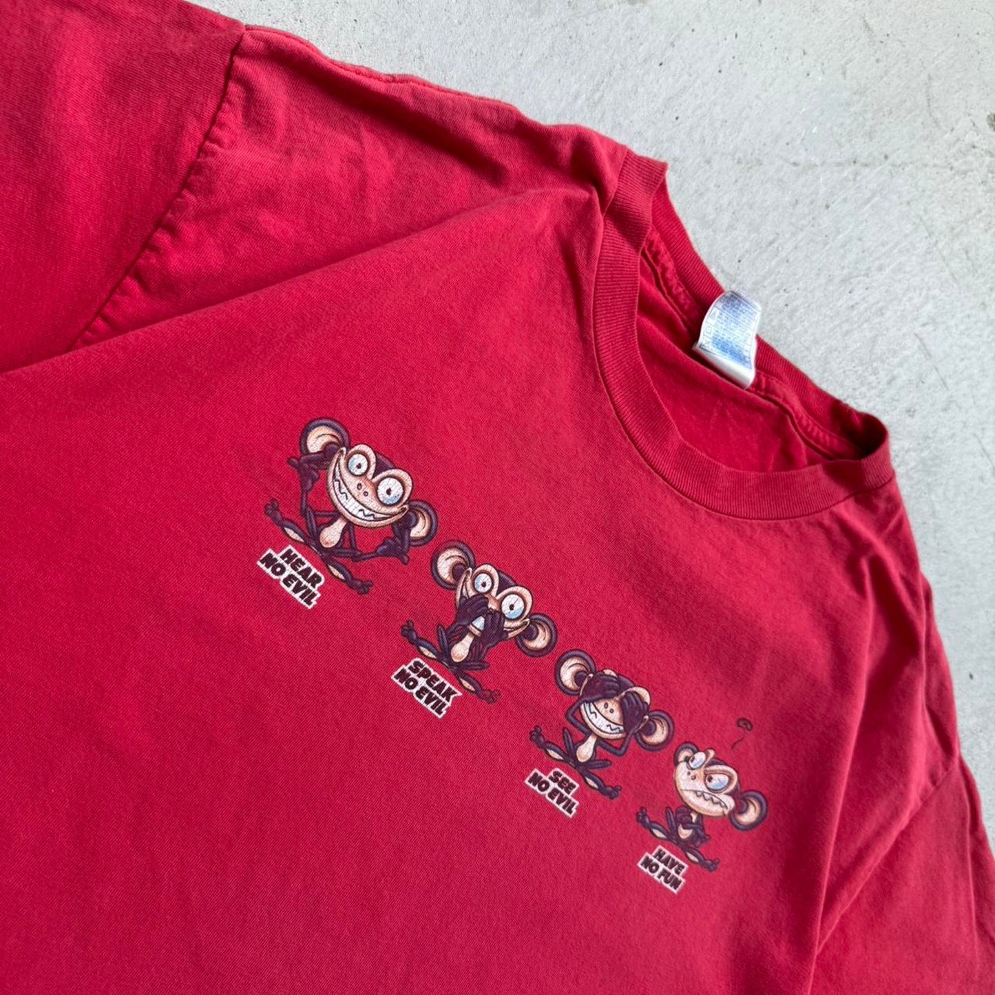 Vintage Y2K Hear No Evil Monkey Humor T-Shirt - Large