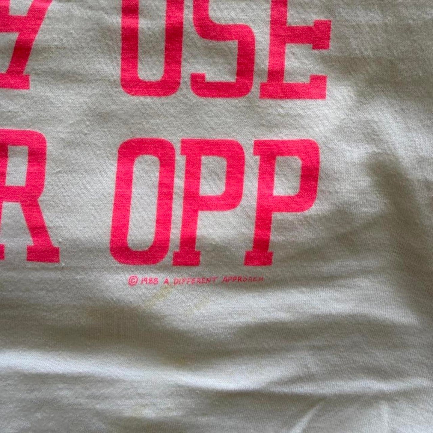 Vintage 90s F*ck Off Russian Letters Text T-Shirt - Small