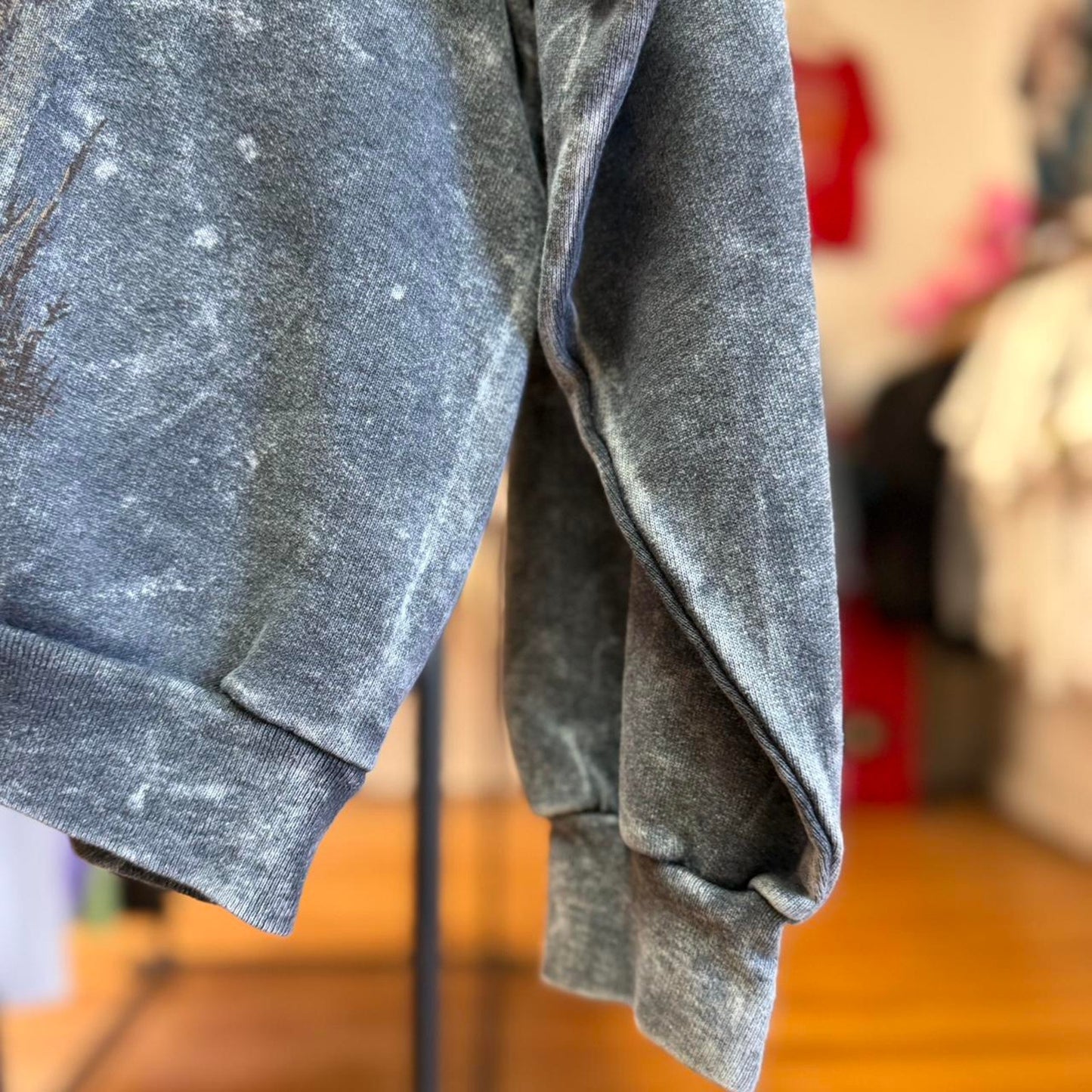 Vintage 90s Wolf Sportsman Animal Nature Marble Dye Crewneck