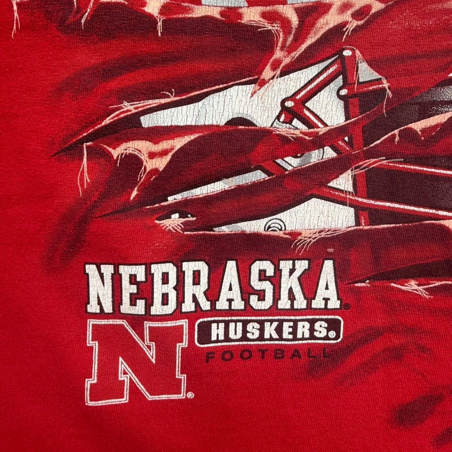 Vintage Y2K Nebraska Huskers Claw Through Helmet T-Shirt - Large