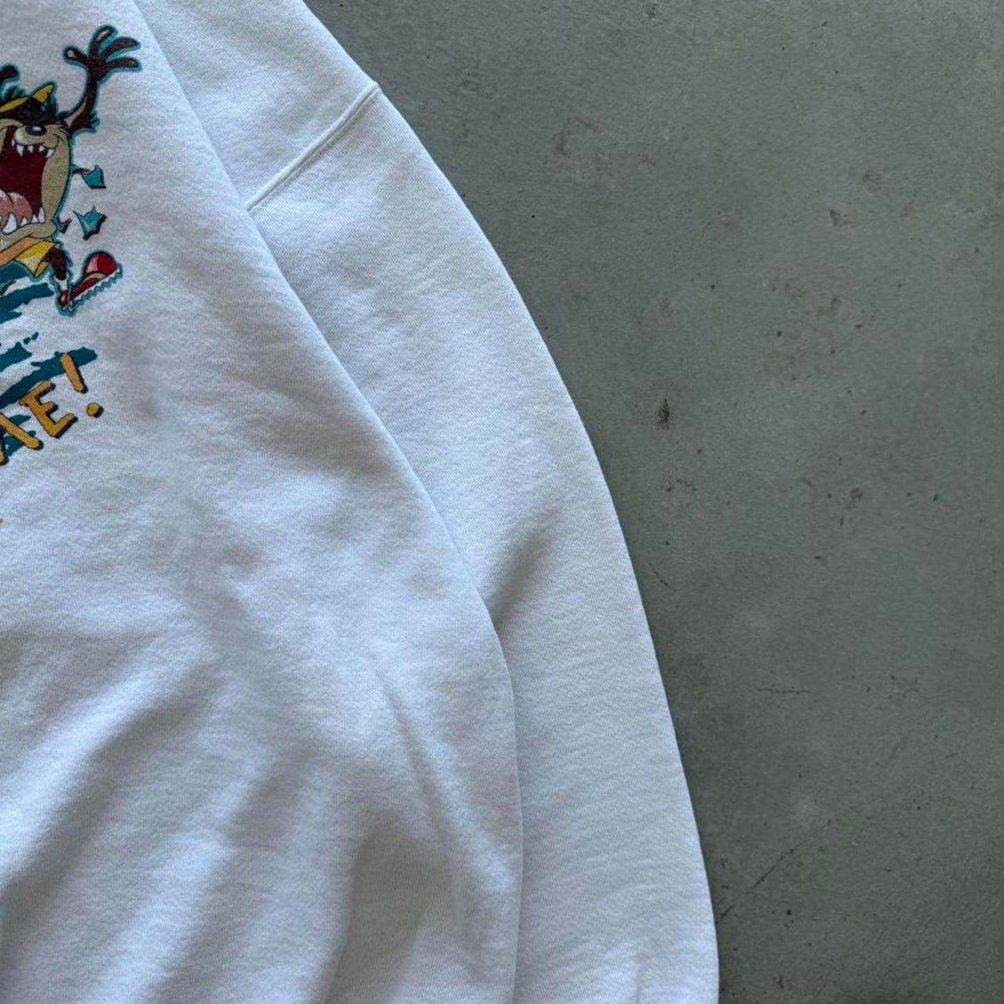 Vintage 90s Six Flags Looney Tunes Cartoon Crewneck - Large