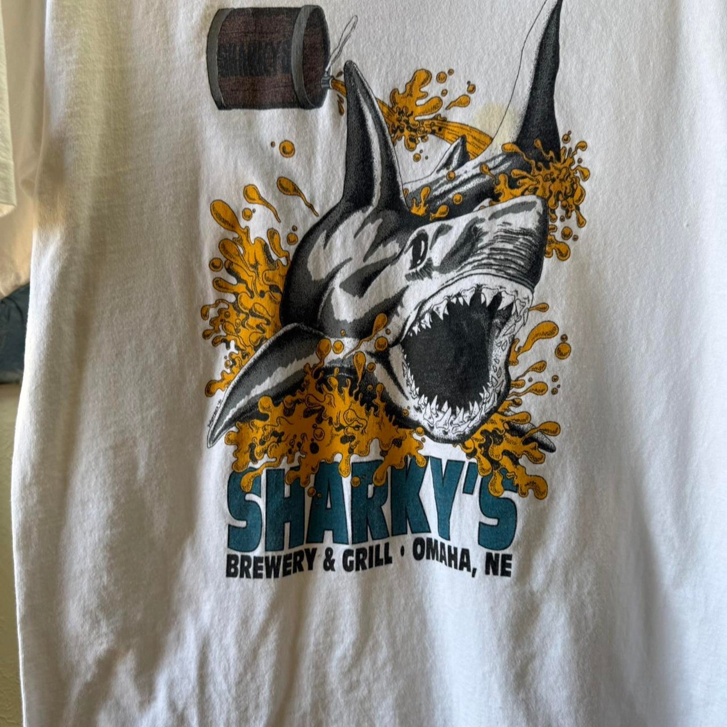 Vintage 90s Sharkys Brewery Beer Alcohol Omaha T-Shirt - Large