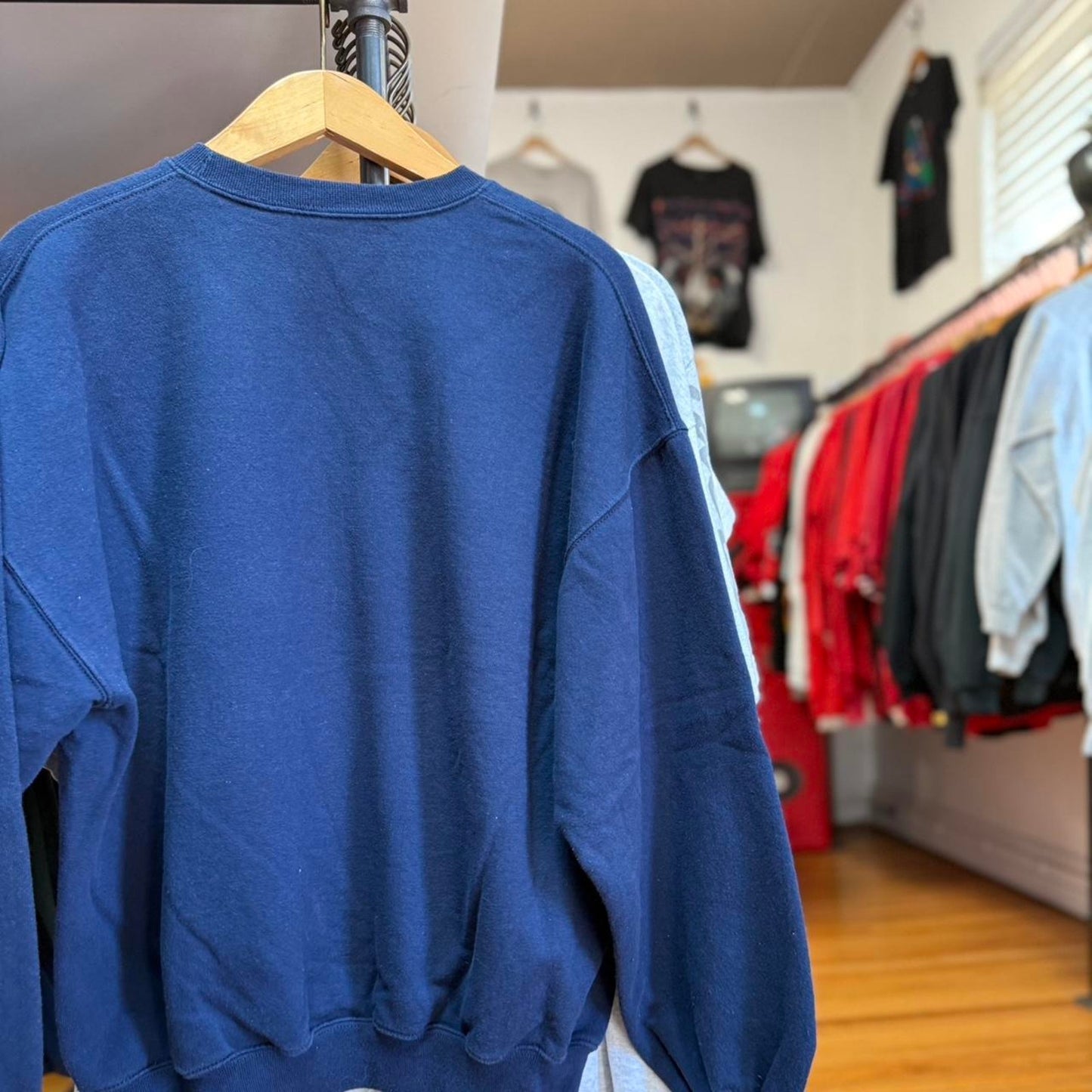 Vintage Y2K Trophy Hunting Animal Nature Crewneck - Large