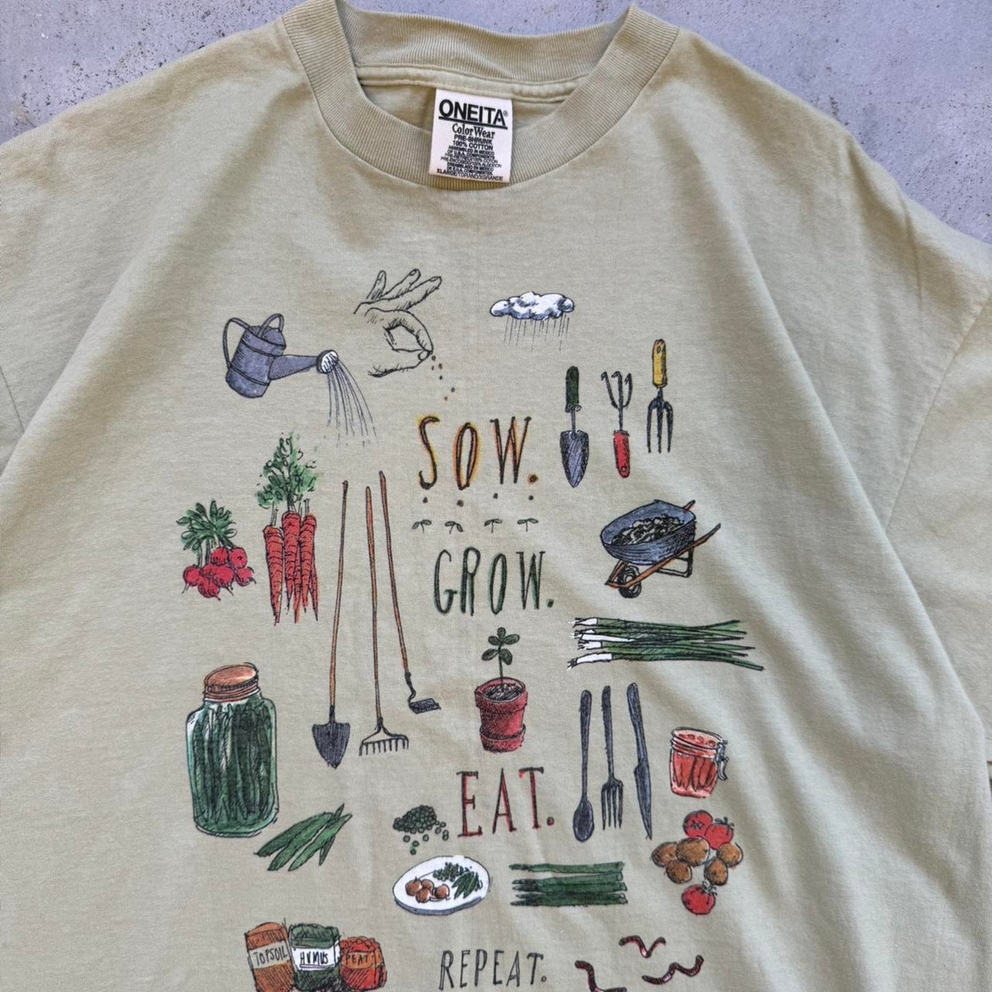 Vintage 90s Gardening Sow Grow Eat Repeat T-Shirt - X-Large