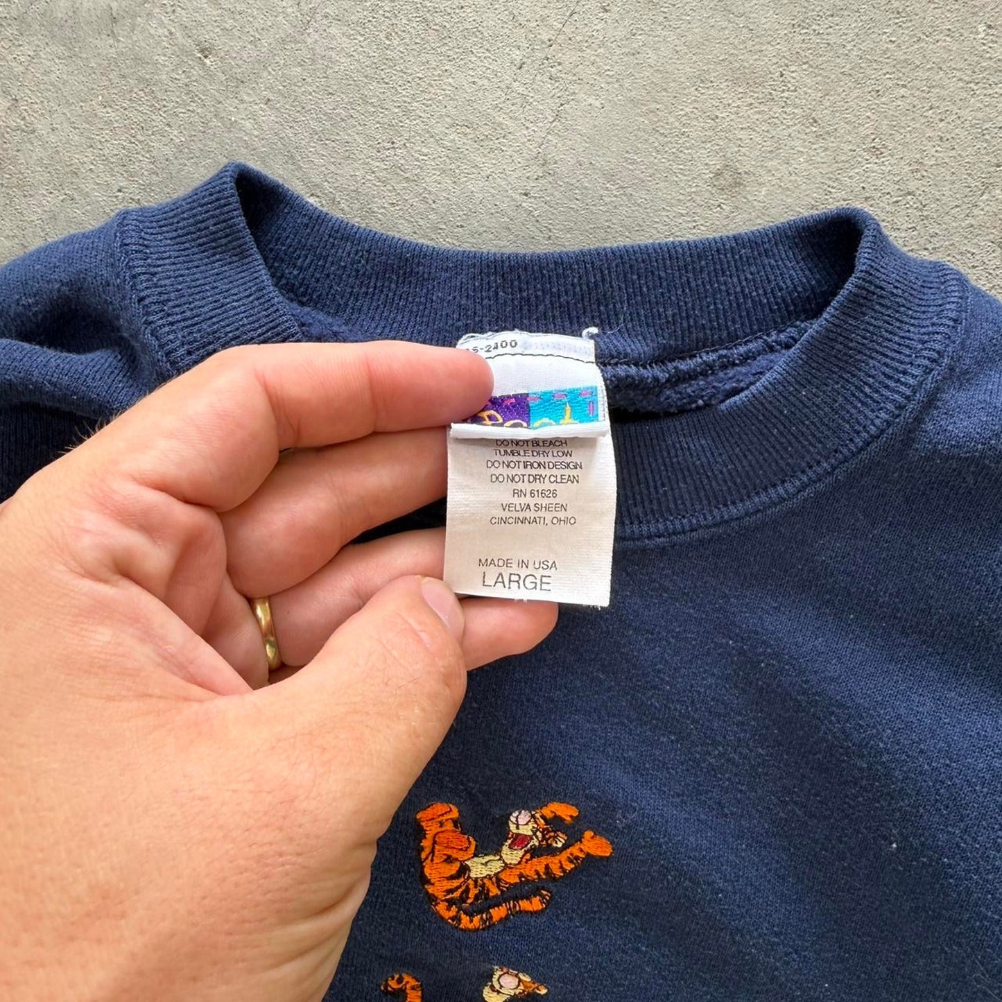 Vintage 90s Disney Tigger Winnie the Pooh Crewneck - Large