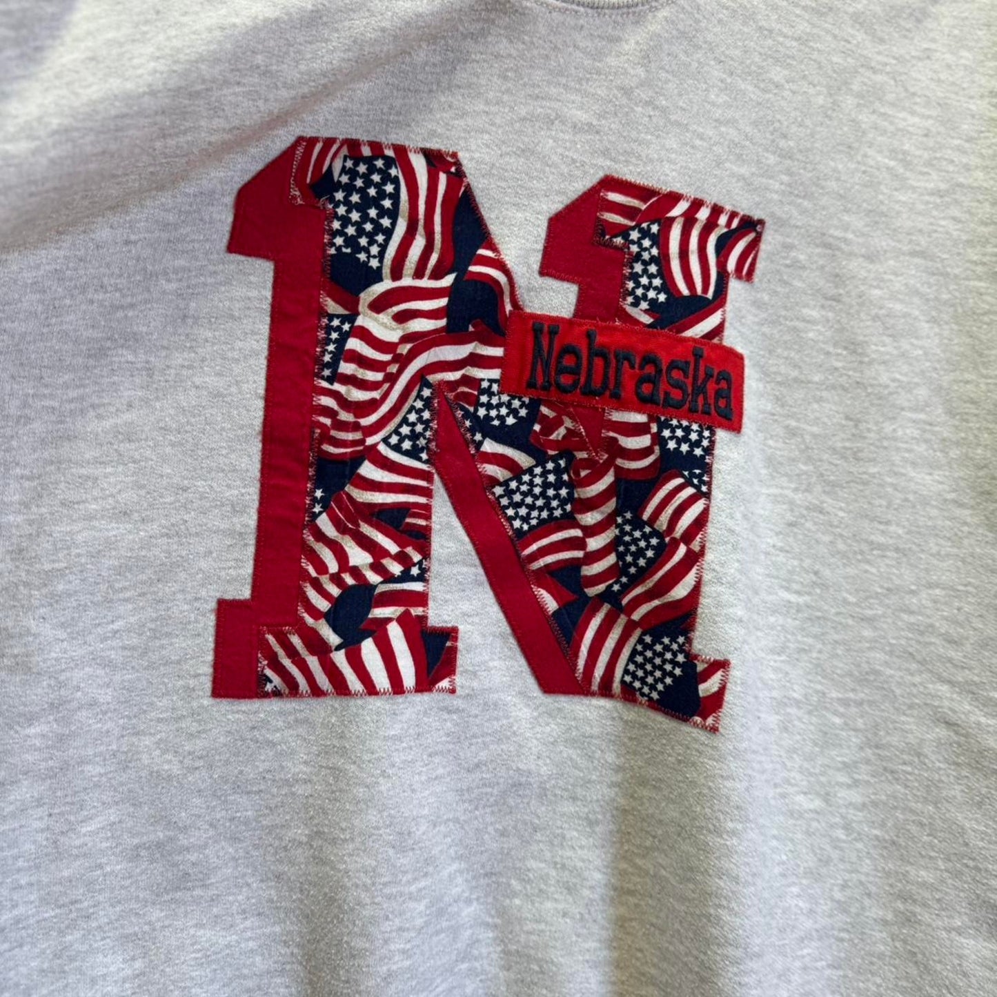 Vintage 90s Nebraska Huskers USA Flag Crewneck - Large
