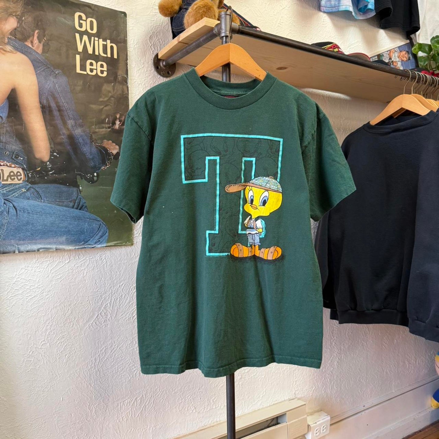 Vintage 90s Tweety Looney Tunes Cartoon T-Shirt - Large