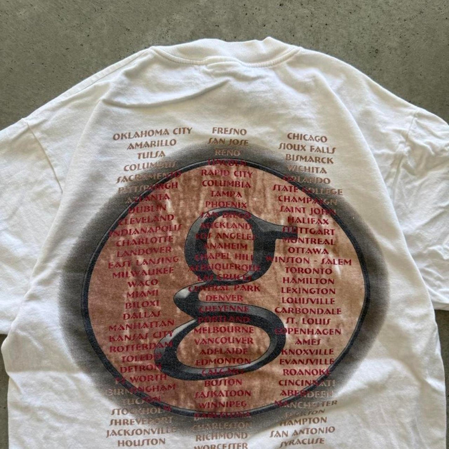Vintage 90s Garth Brooks Country Music T-Shirt - Medium