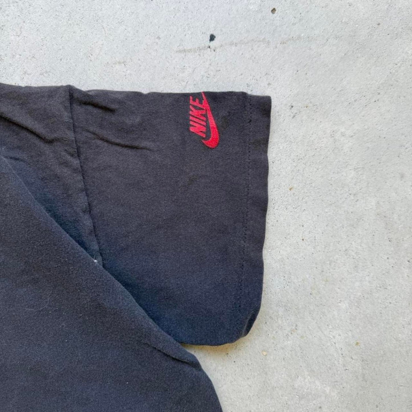 Vintage 90s Faded Nike Jordan 23 NBA T-Shirt - Medium (W)