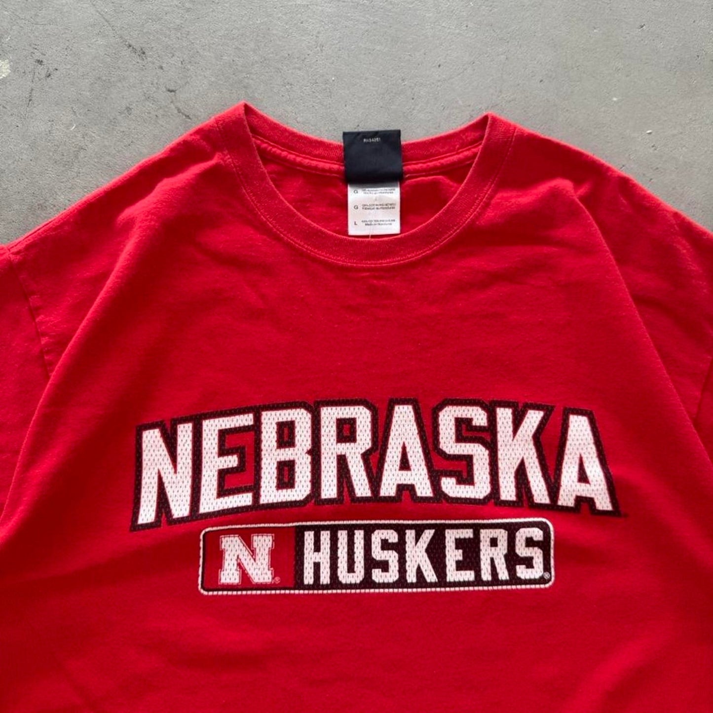 Vintage Y2K Nebraska Huskers T-Shirt - Large
