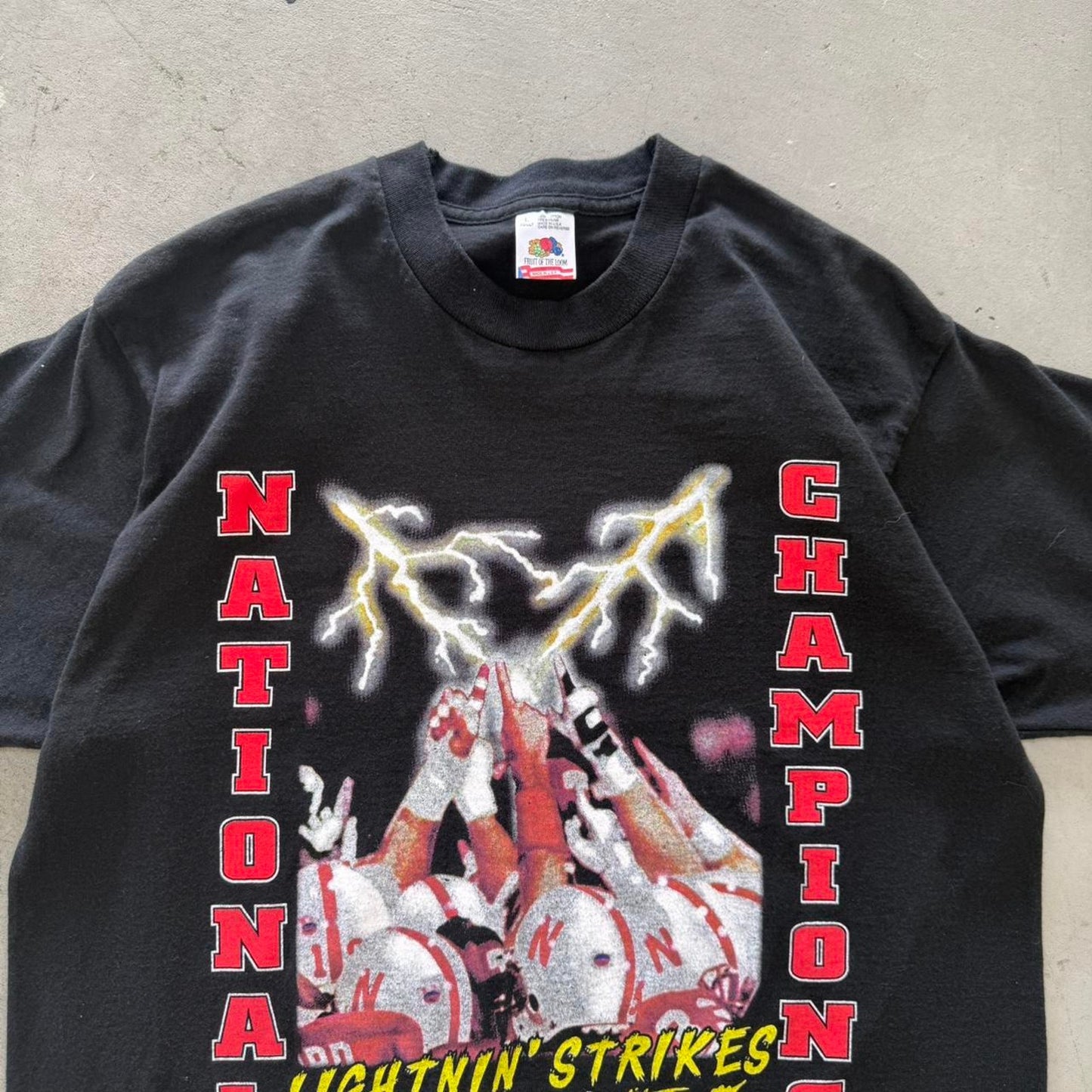 Vintage 1995 Nebraska Huskers Lightning Strikes Twice Champions T-Shirt - Large