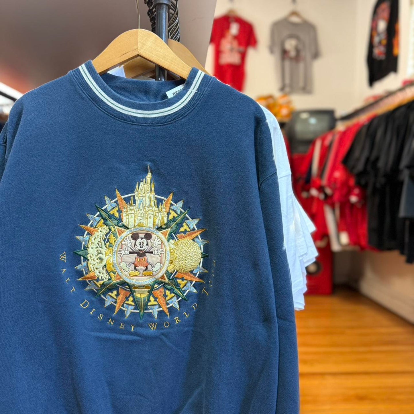 Vintage 90s Disney World Leonardo Da Vinci Mickey Crewneck - Large