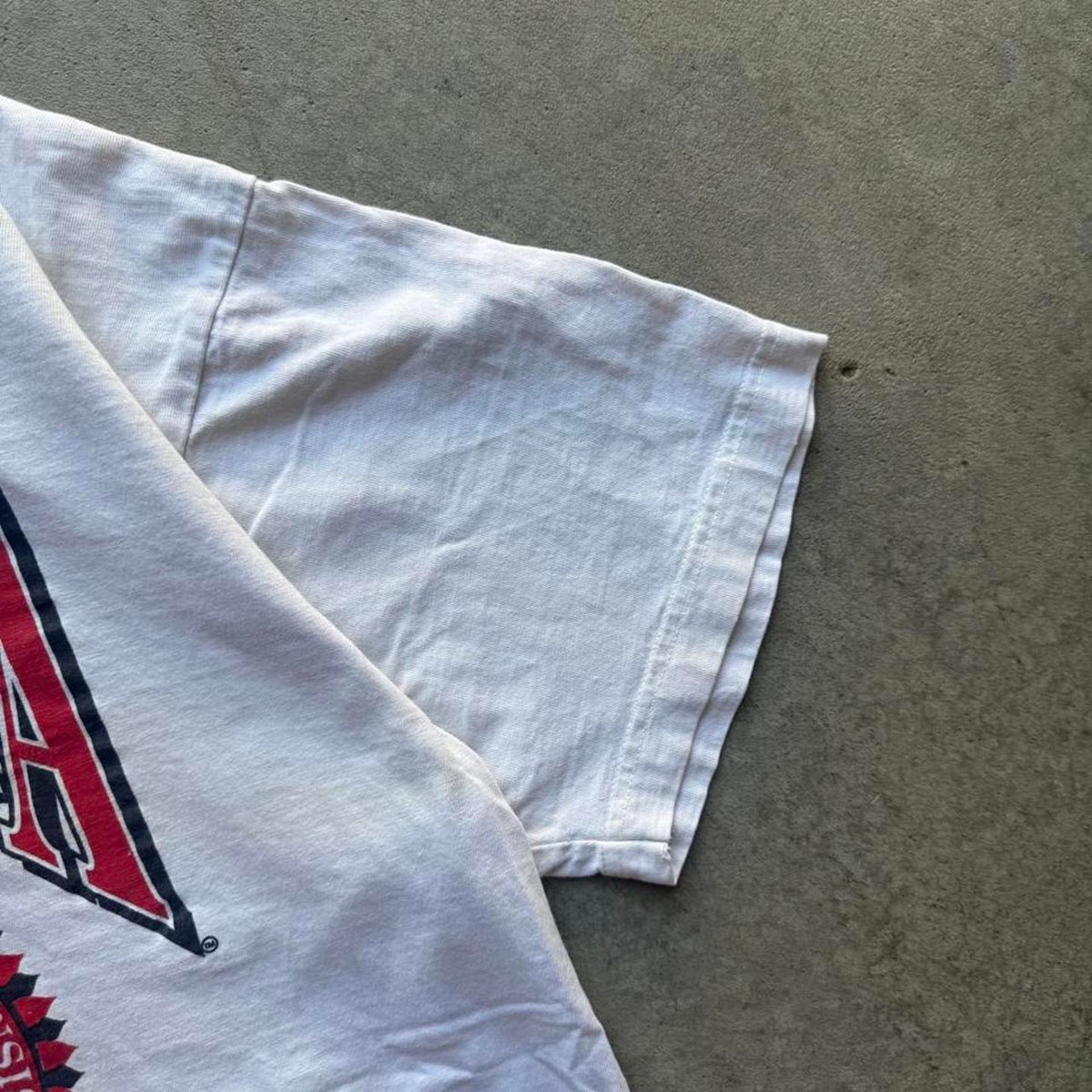 Vintage 90s Nebraska Huskers School Crest T-Shirt - Large