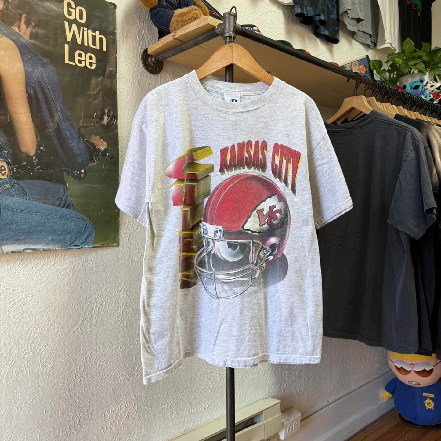 Vintage 90s Kansas City Chiefs NFL Helmet T-Shirt - Large