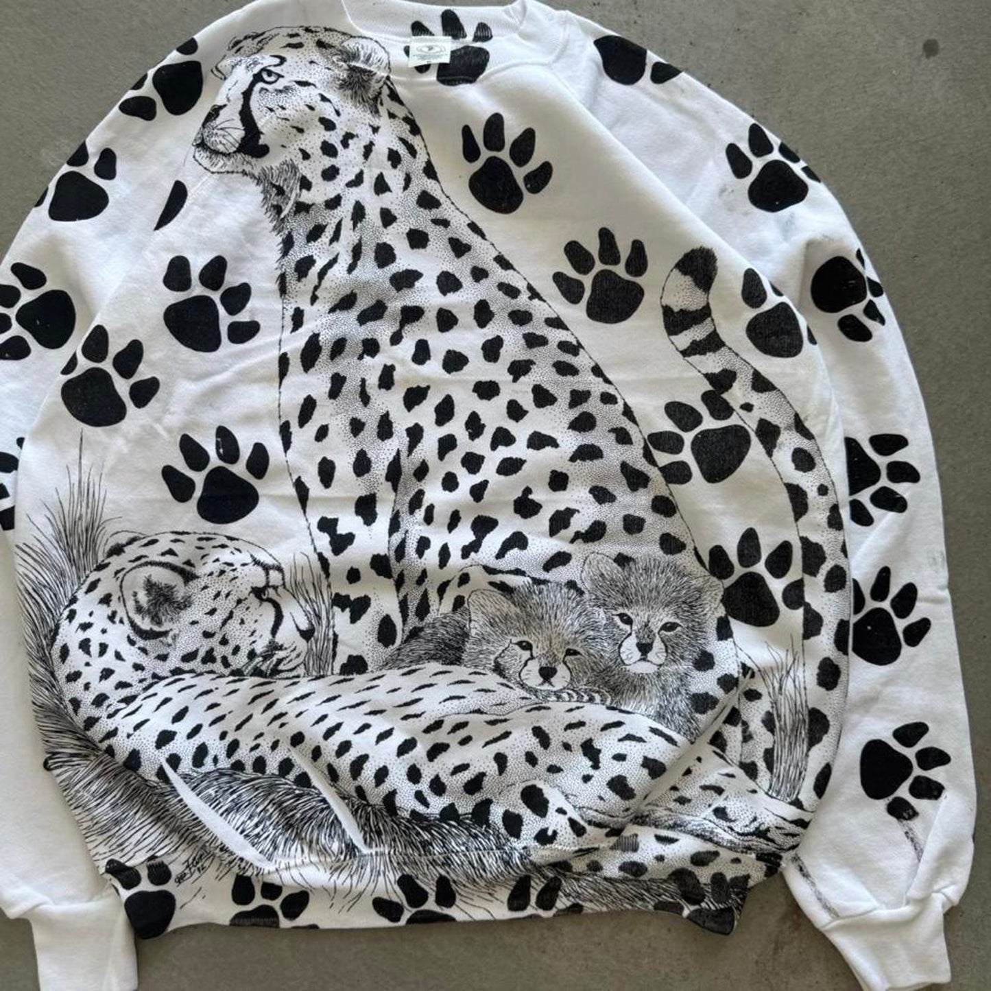 Vintage 90s Cheetah Animal All Over Print Crewneck - X-Large