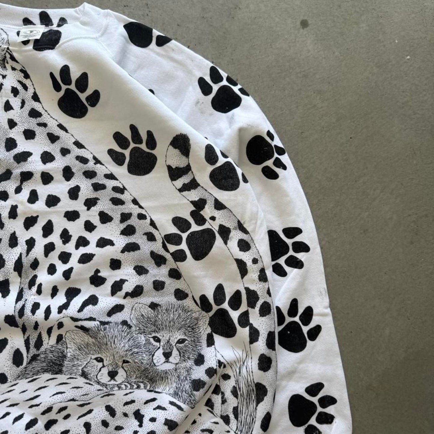 Vintage 90s Cheetah Animal All Over Print Crewneck - X-Large