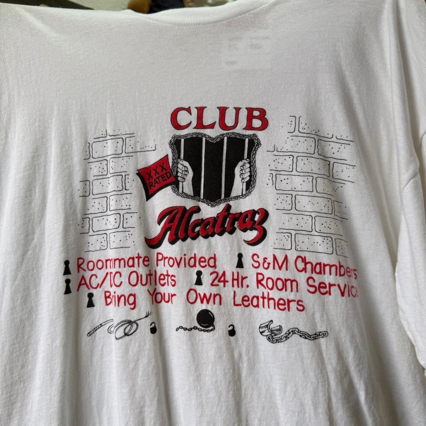 Vintage 90s Club Alcatraz Humor Prison T-Shirt - X-Large
