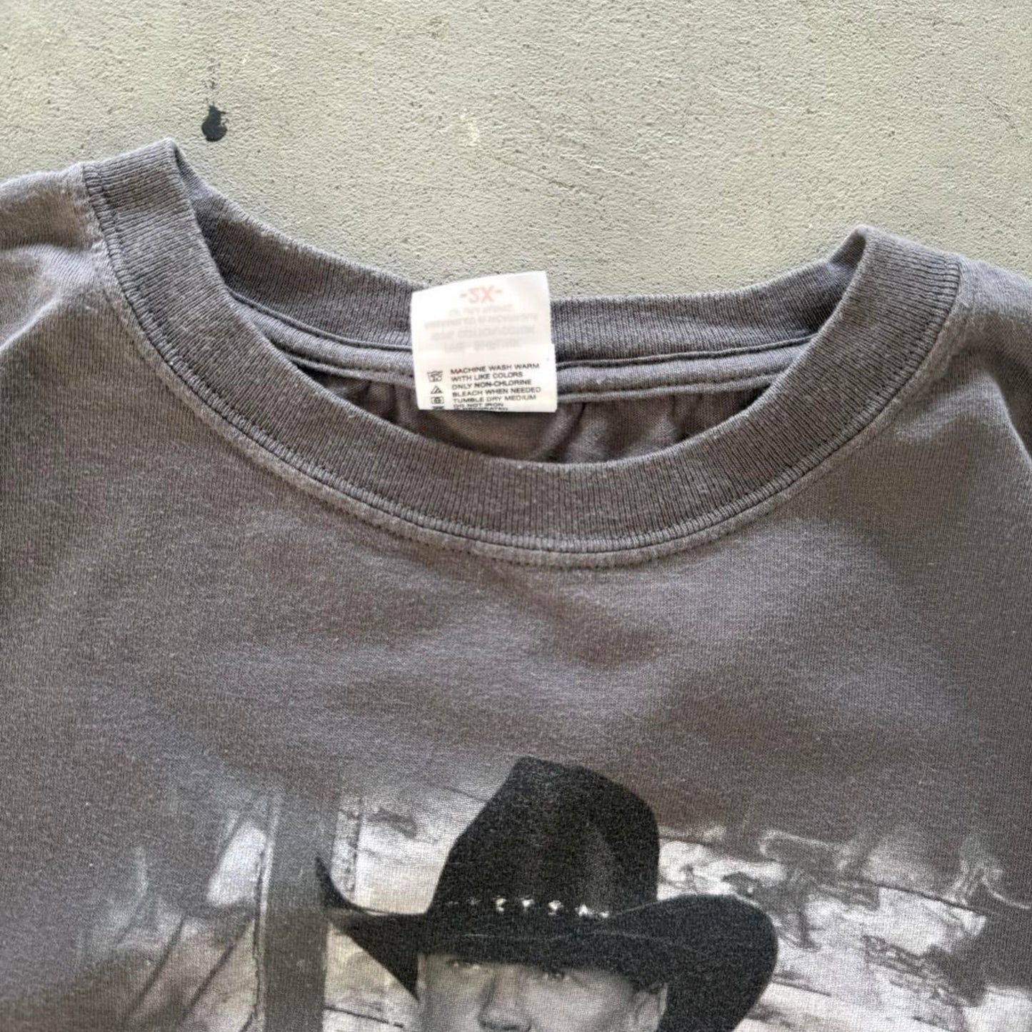 Vintage 2006 Trace Adkins Dangerous Man Country T-Shirt - XX-Large