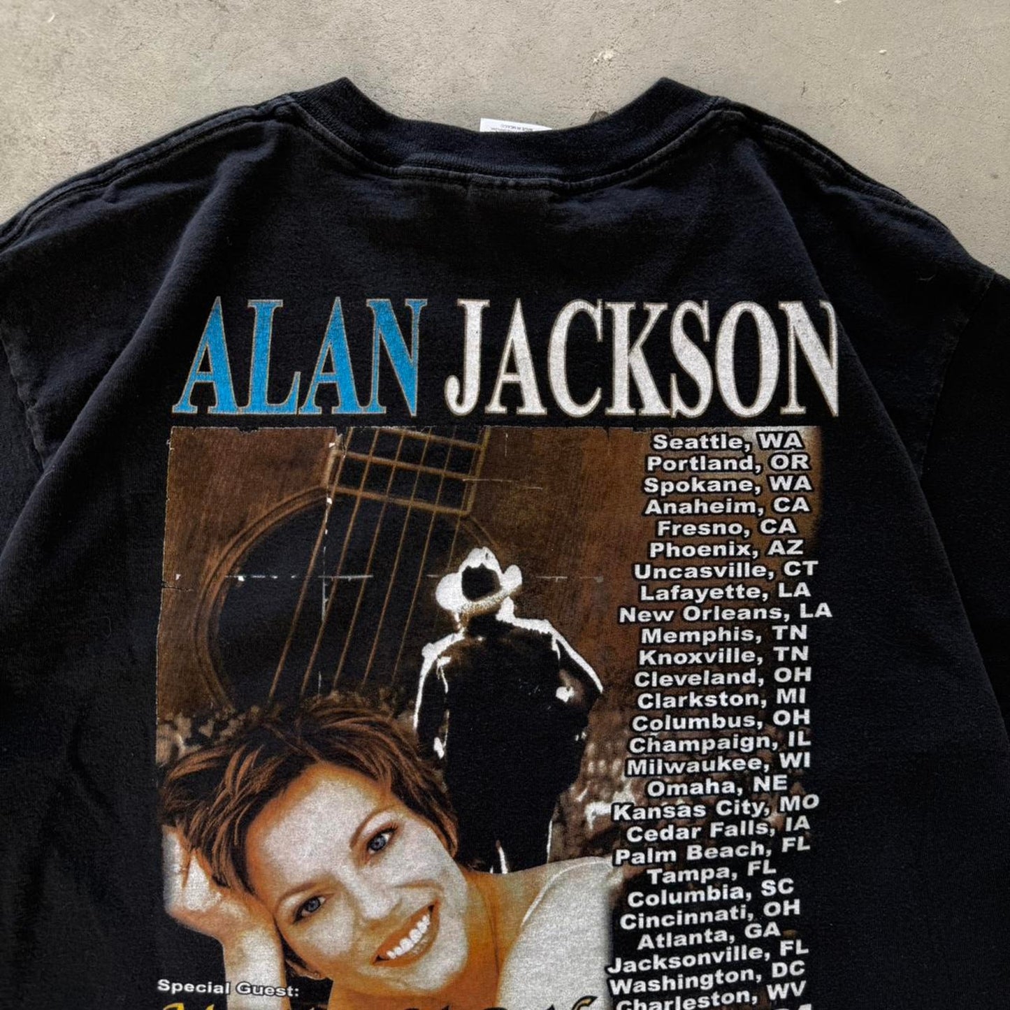 Vintage 2004 Alan Jackson Country Band T-Shirt - Large
