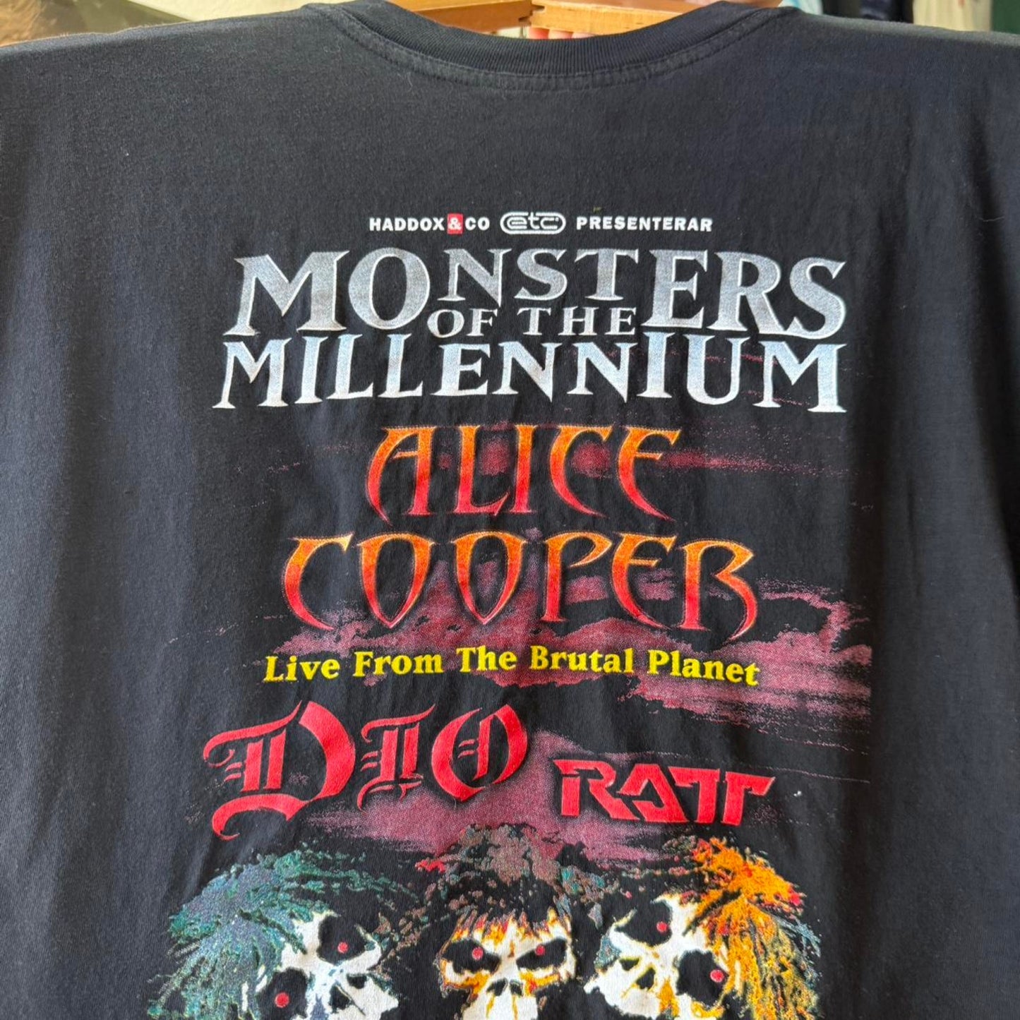 Vintage 2001 Monsters of the Millenium Alice Cooper, Dio, and Ratt Band T-Shirt - X-Large