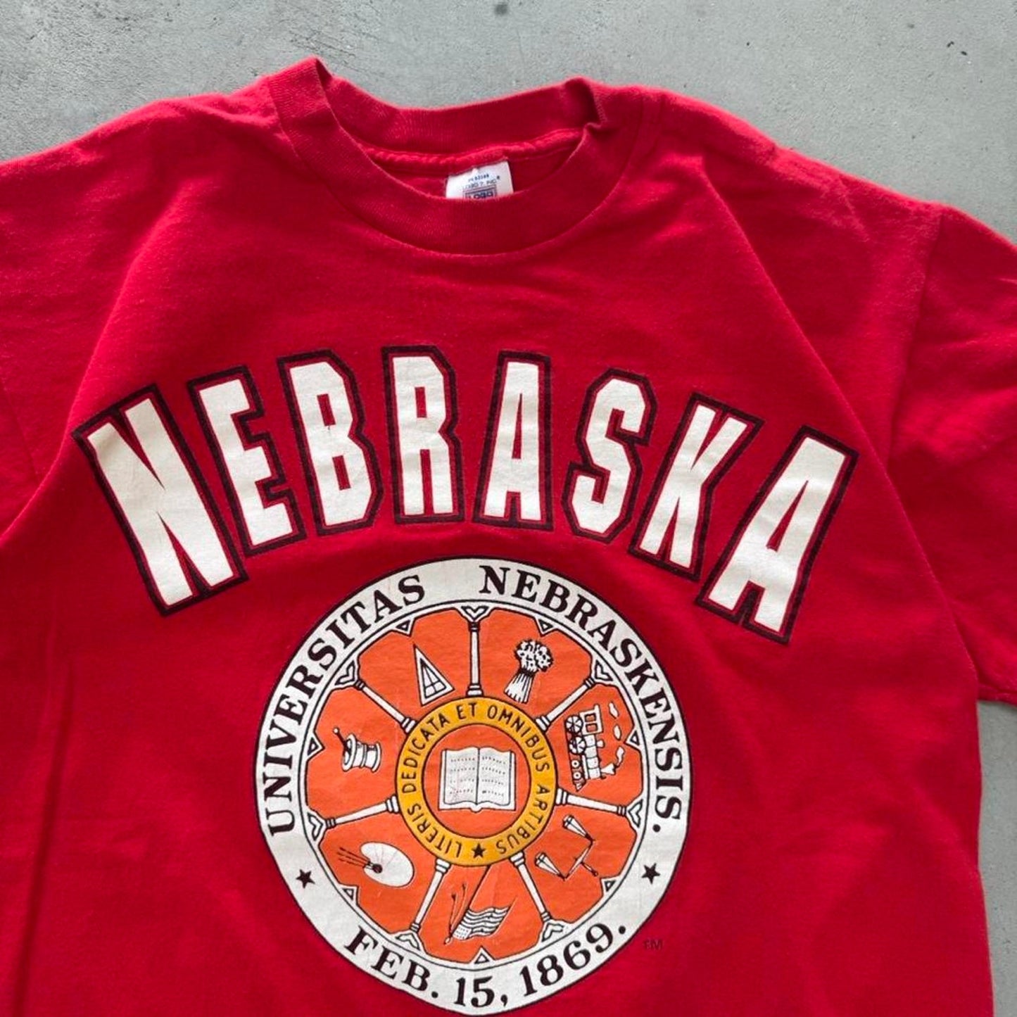 Vintage 90s University of Nebraska School Crest T-Shirt - Large