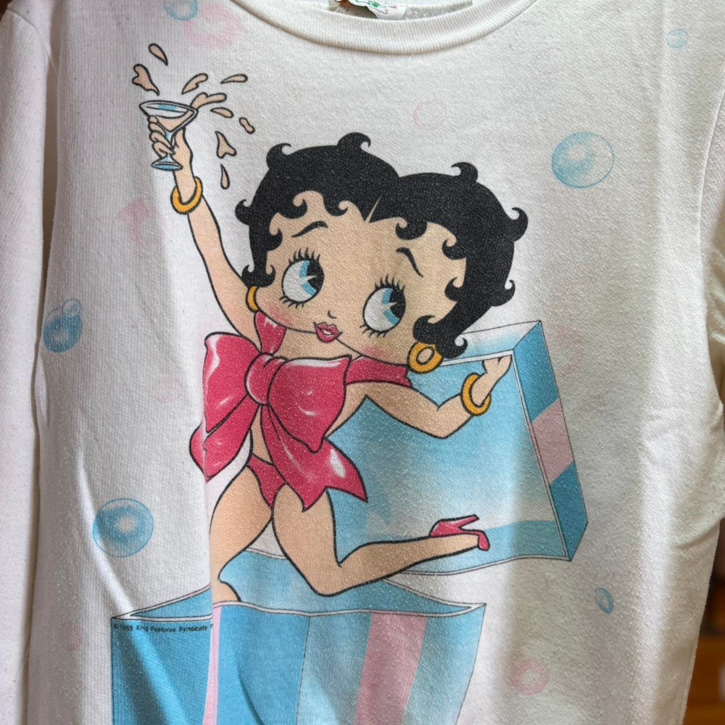 Vintage 90s Betty Boop Cartoon Character Dancing Crewneck