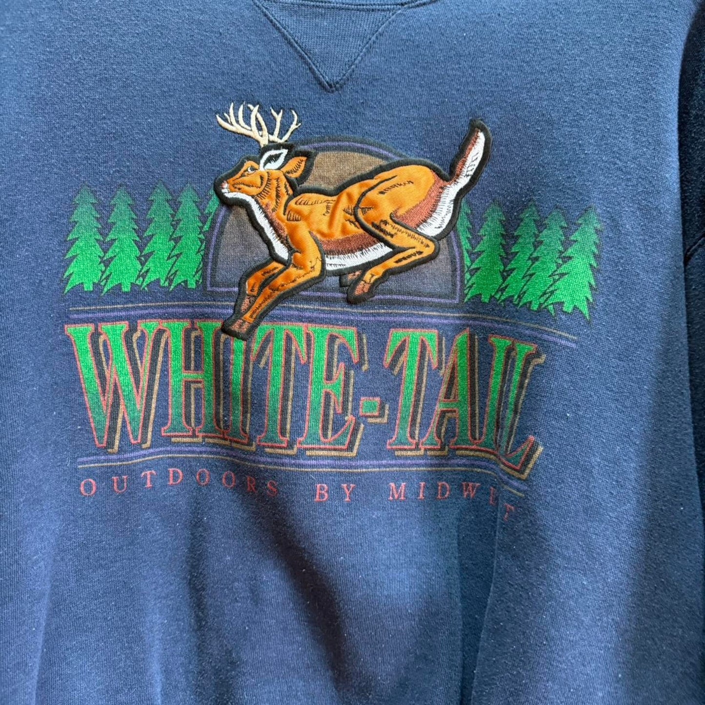 Vintage 90s White Tail Deer Animal Embroidered Crewneck