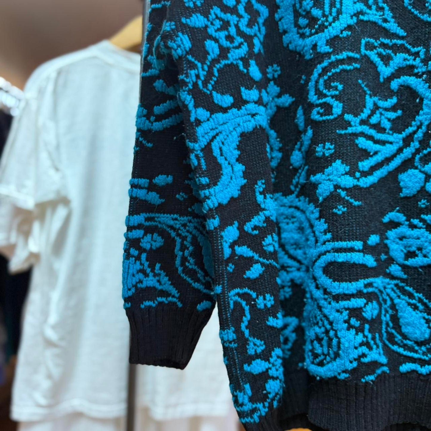 Vintage 90s Paisley Patterned Sweater - Large