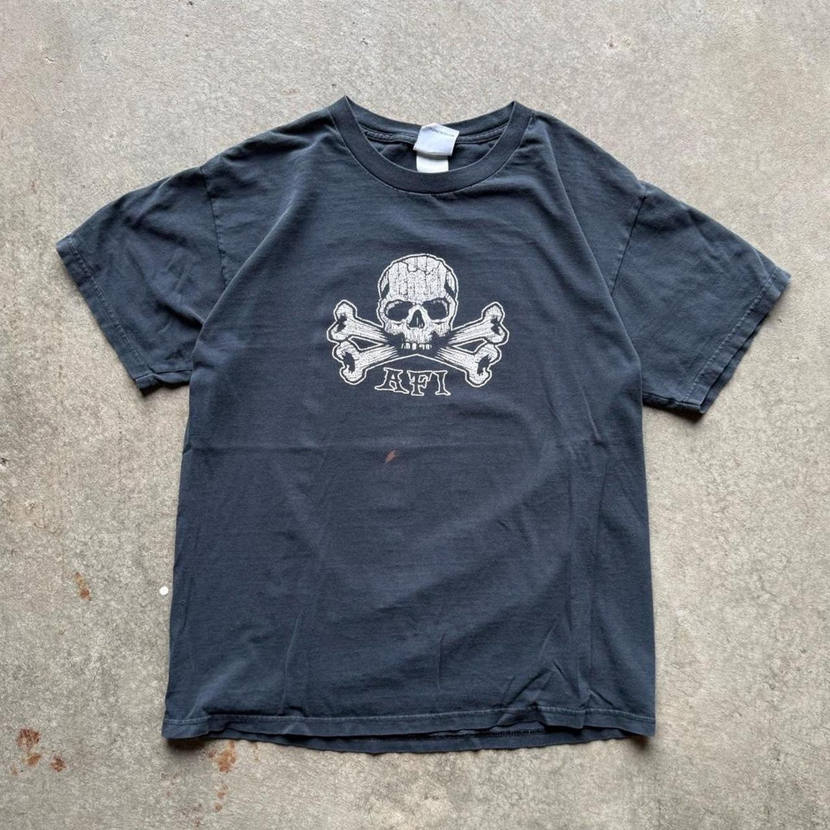Vintage Faded Black AF1 Skull and Crossbones T-Shirt - Large