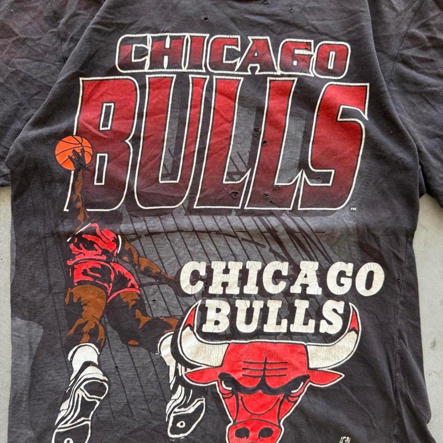Vintage 90s Chicago Bulls Faded NBA Basketball T-Shirt - Medium