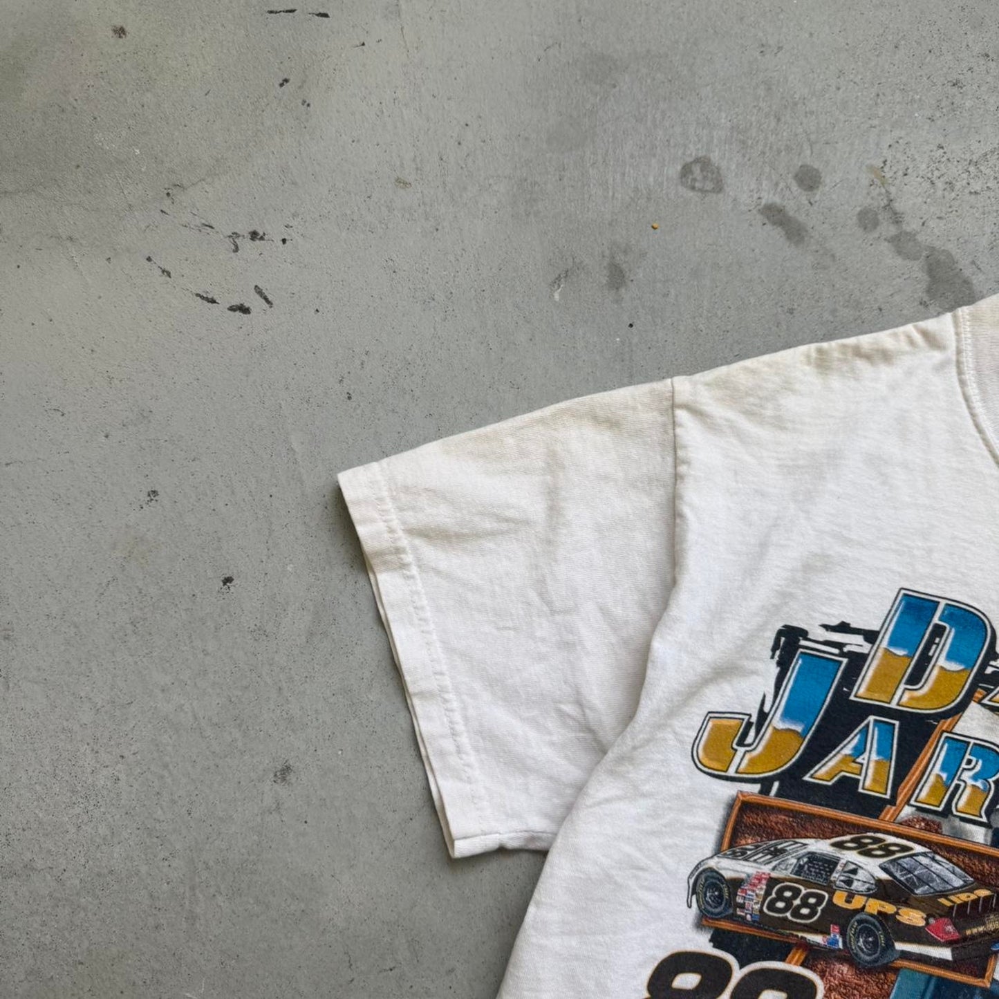 Vintage Y2K NASCAR Dale Jarrett Racing Race Car T-Shirt  - Medium