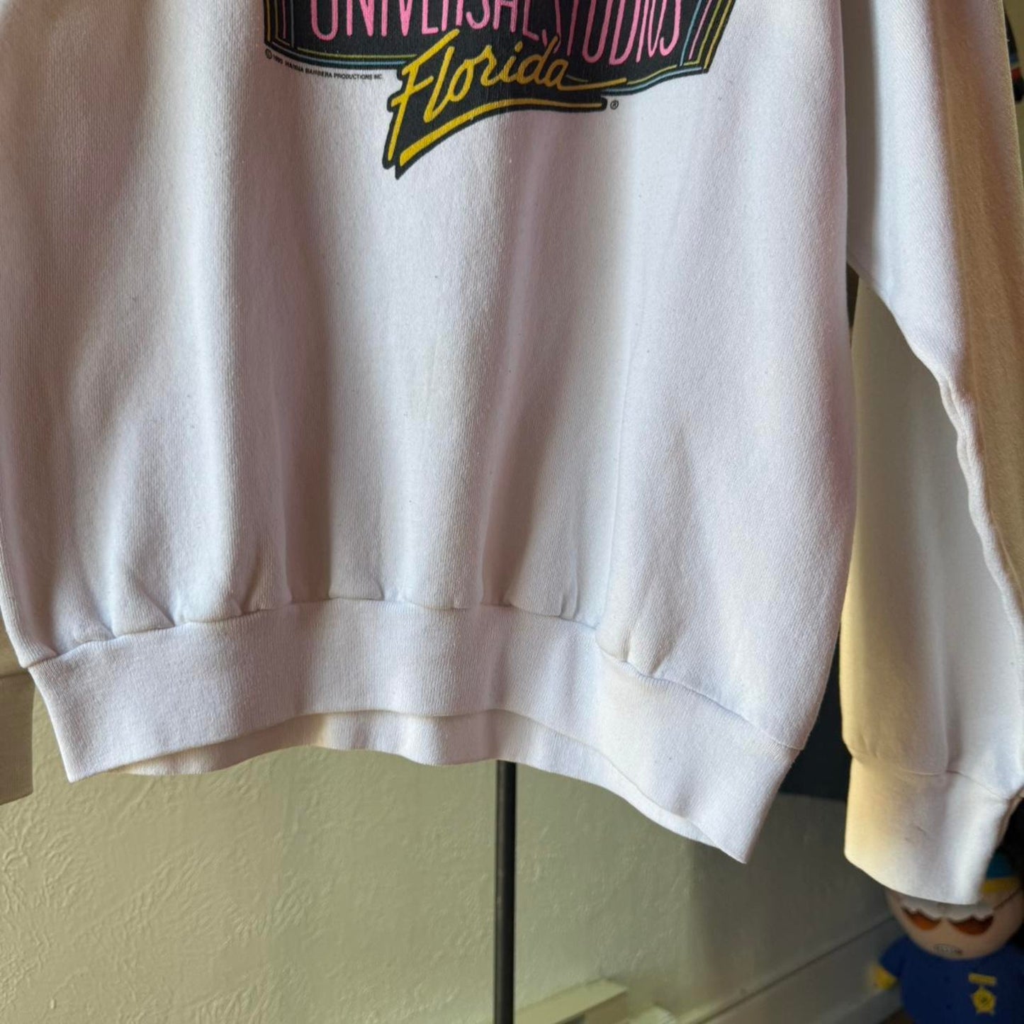 Vintage 90s Universal Studios Flintstones Cartoon Cast Crewneck - Large