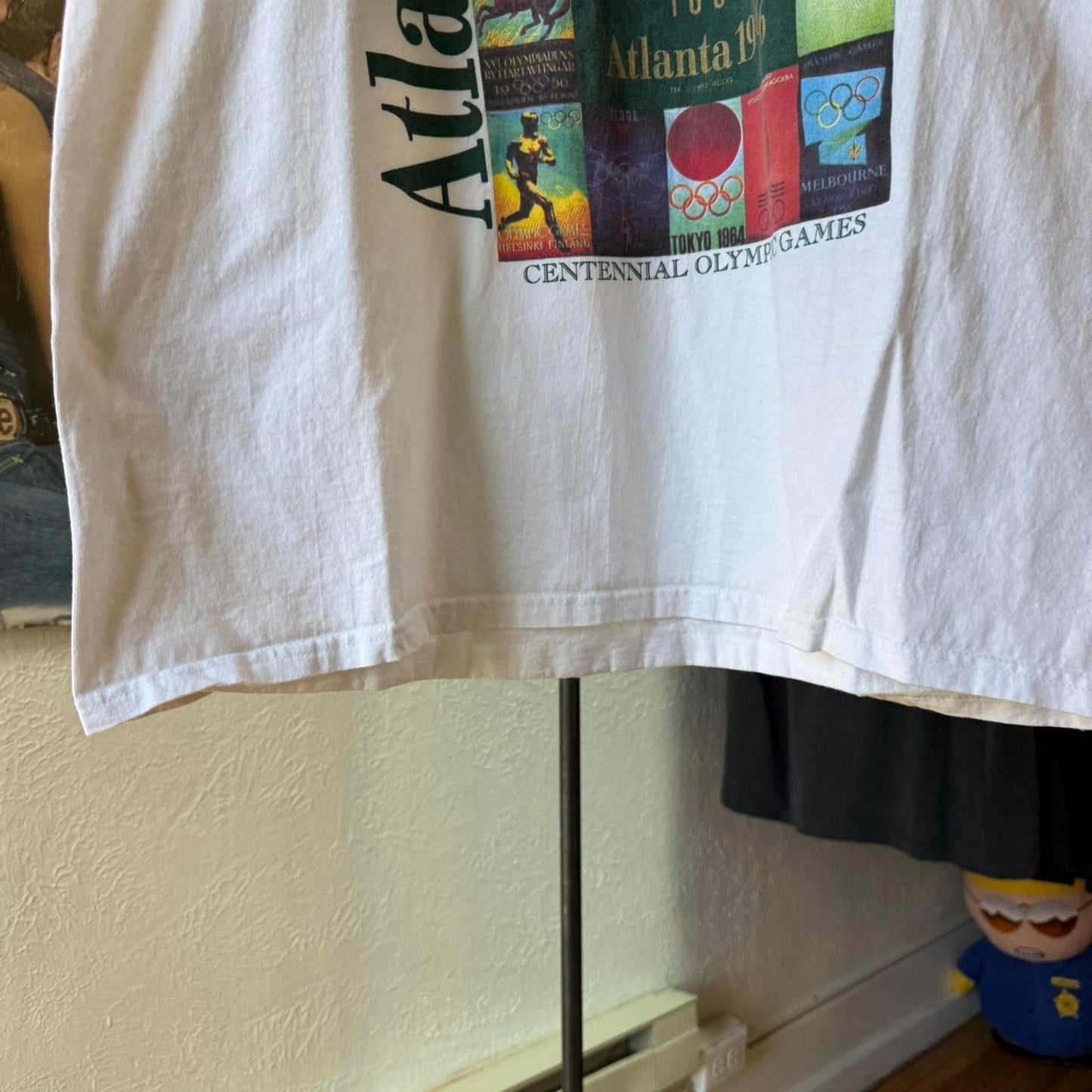 Vintage Atlanta 1996 Olympics Art Style T-Shirt - X-Large