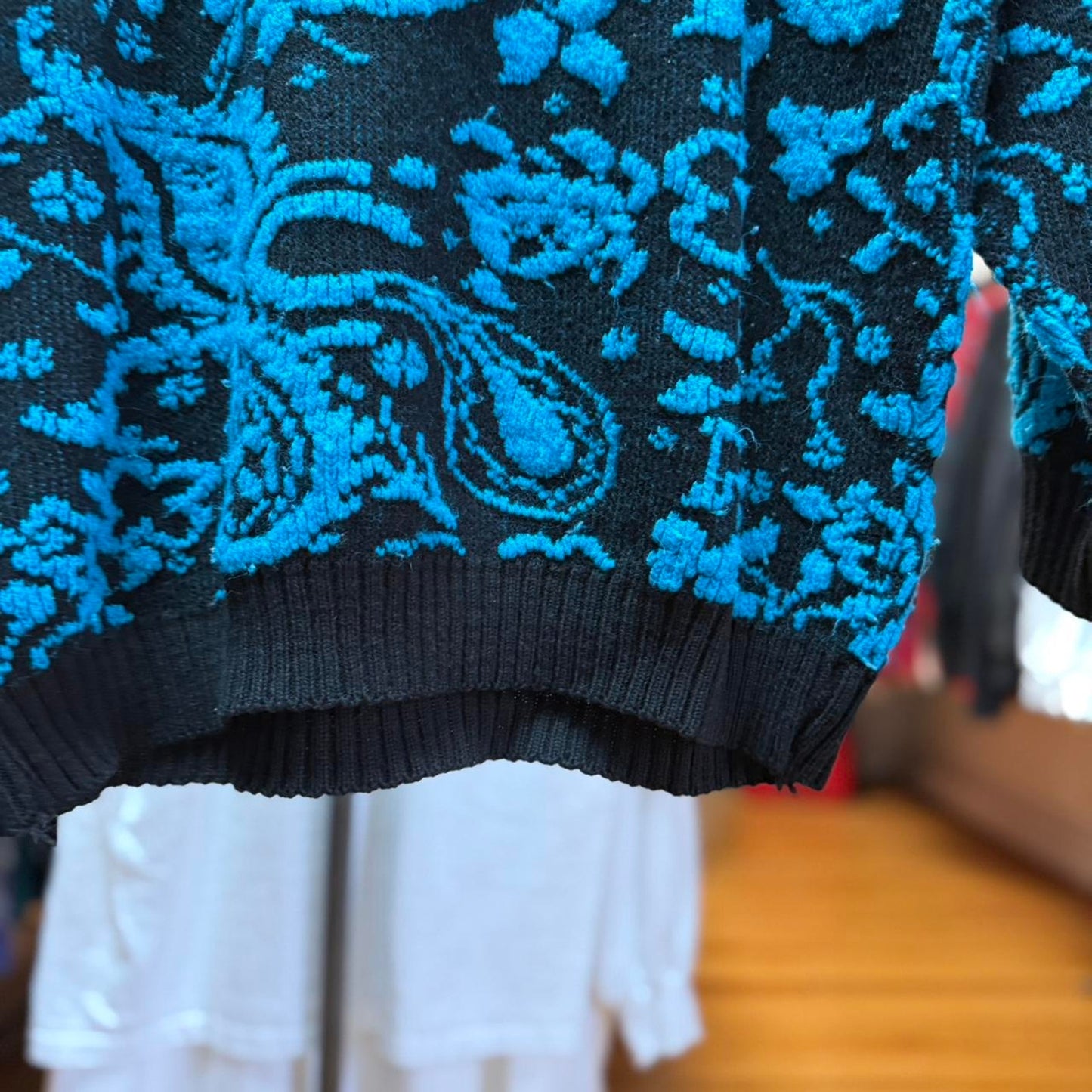 Vintage 90s Paisley Patterned Sweater - Large