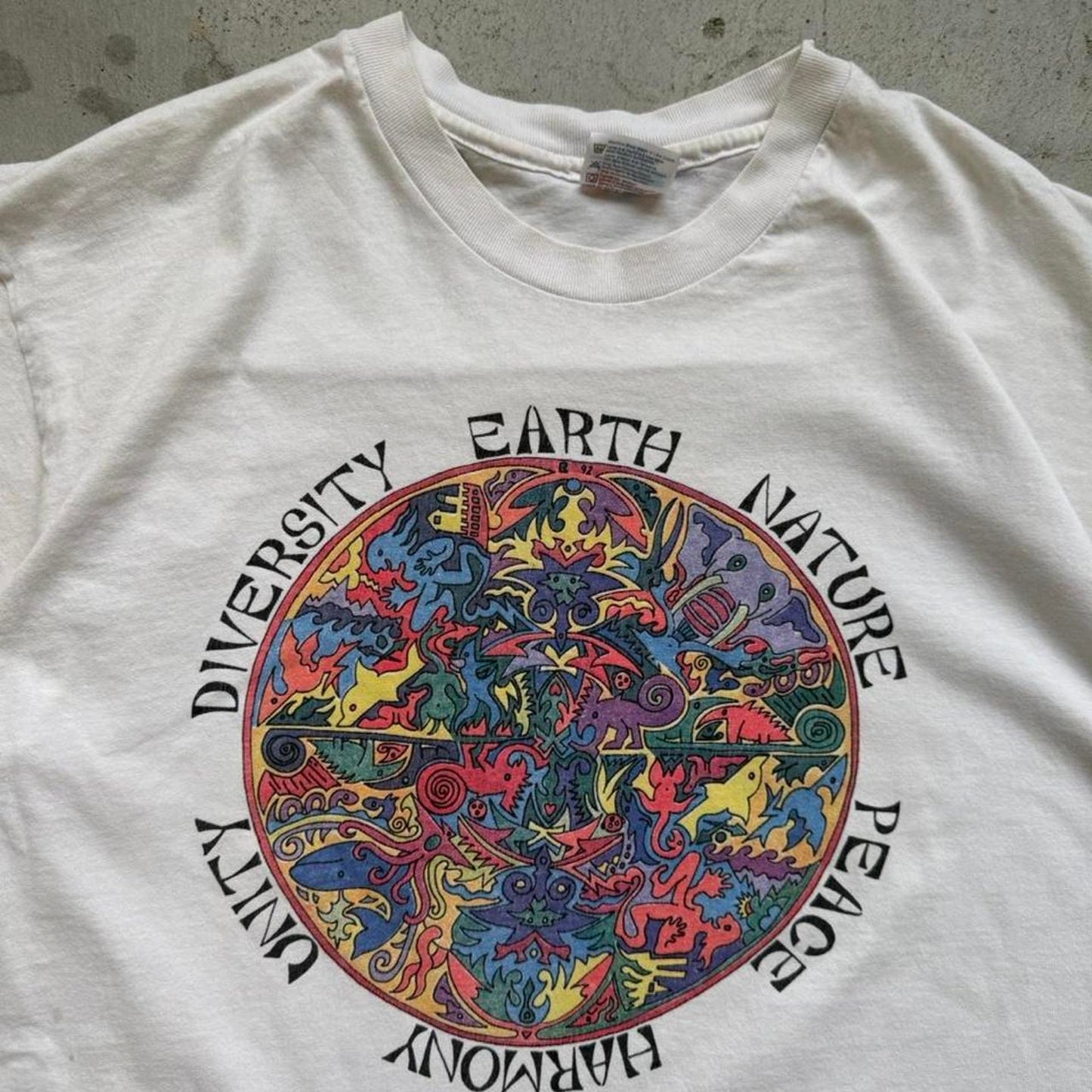Vintage 90s Diversity Earth Nature Animal Art T-Shirt - X-Large