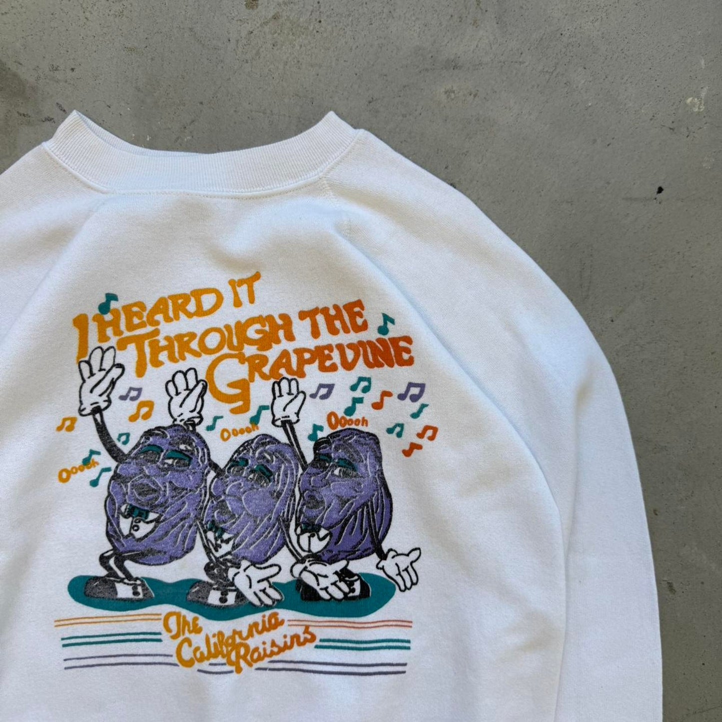 Vintage 80s Heard it Through the Grapevine California Raisins Crewneck - Medium