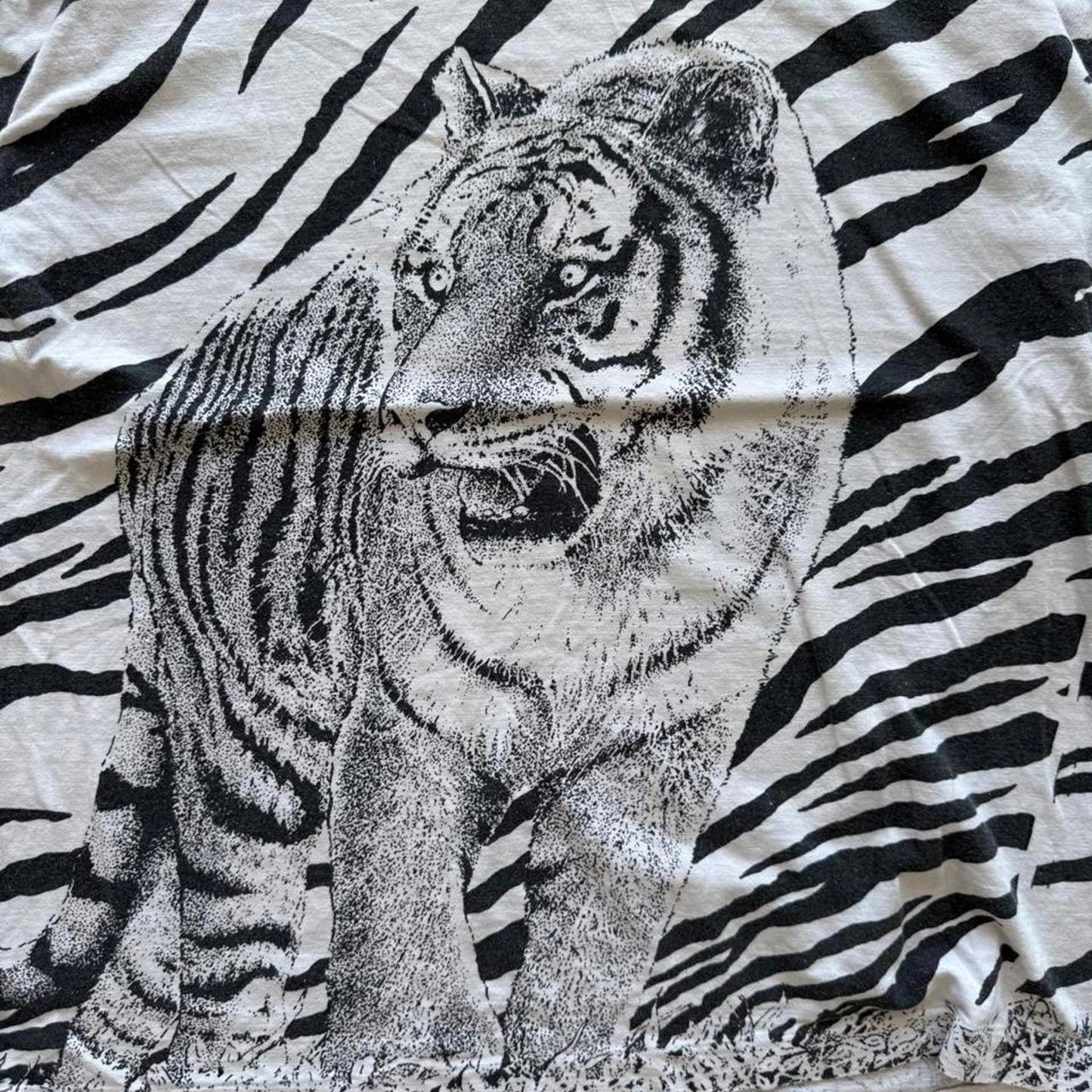 Vintage 90s Tiger Stripe Animal Nature AOP T-Shirt - X-Large