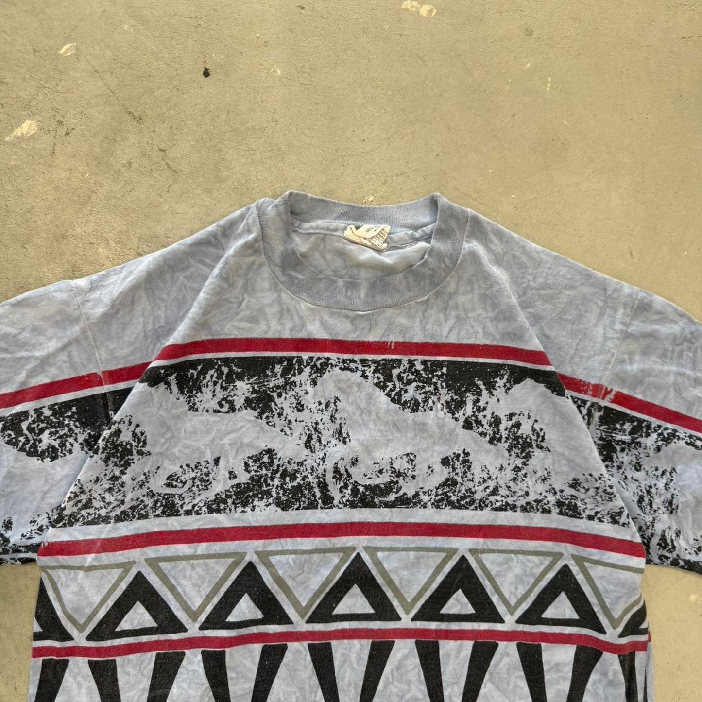 Vintage 90s Native American All Over Print T-Shirt - Large