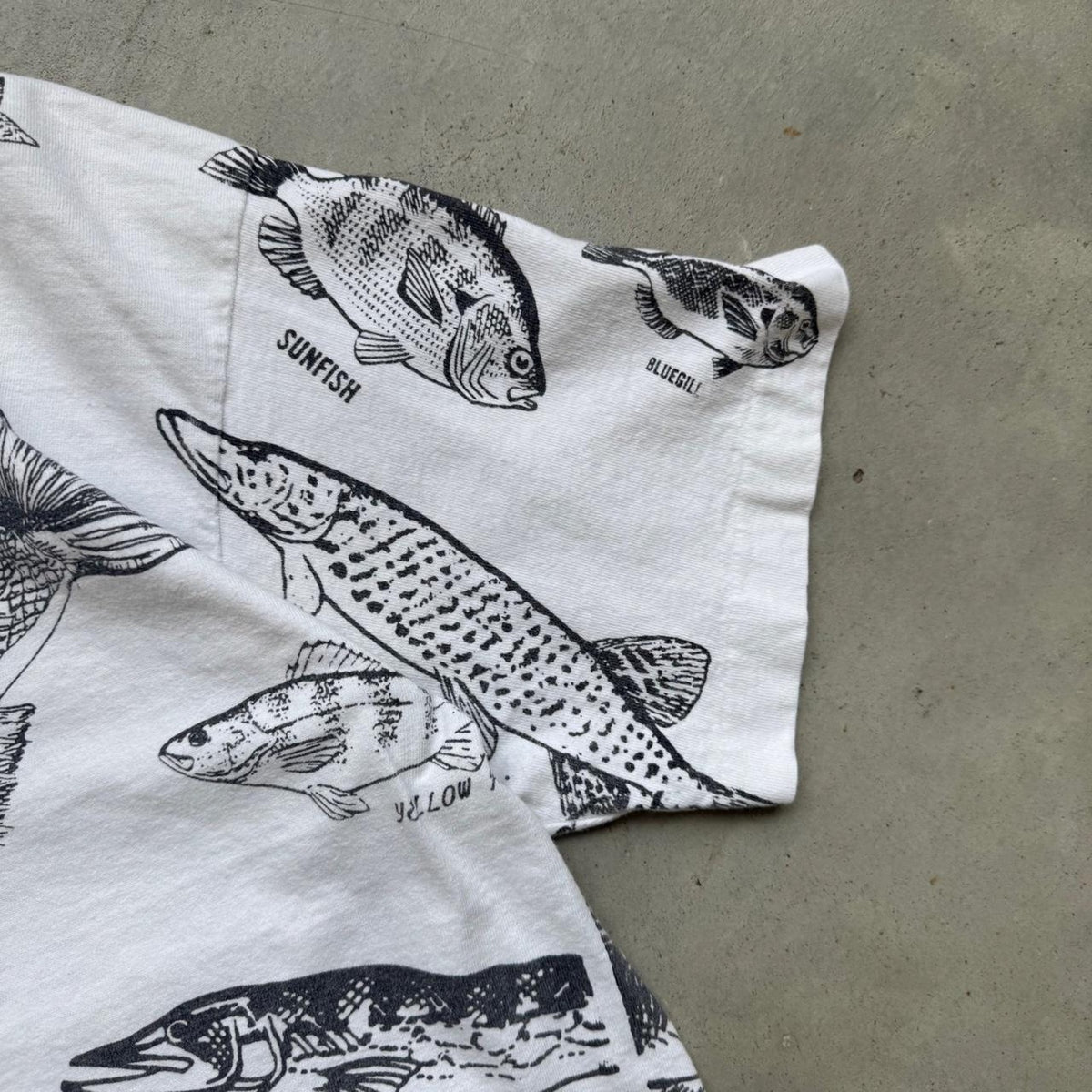 Vintage 90s Fish Animal Fishing All Over Print T-Shirt - Large