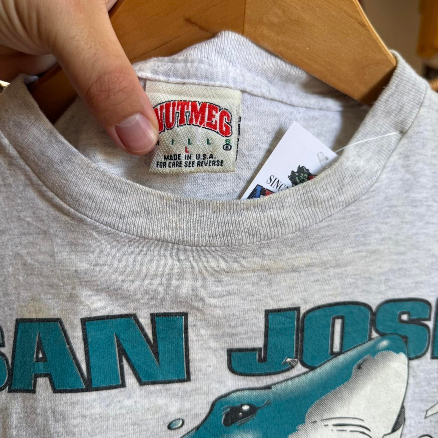 Vintage 90s San Jose Sharks Nutmeg Burst NHL T-Shirt - Large (W)