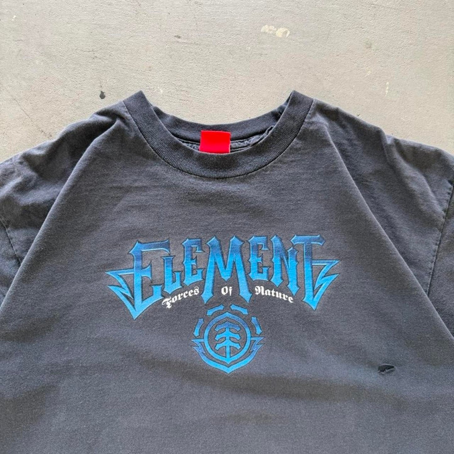 Vintage Y2K Element Skateboards Faded T-Shirt - Large