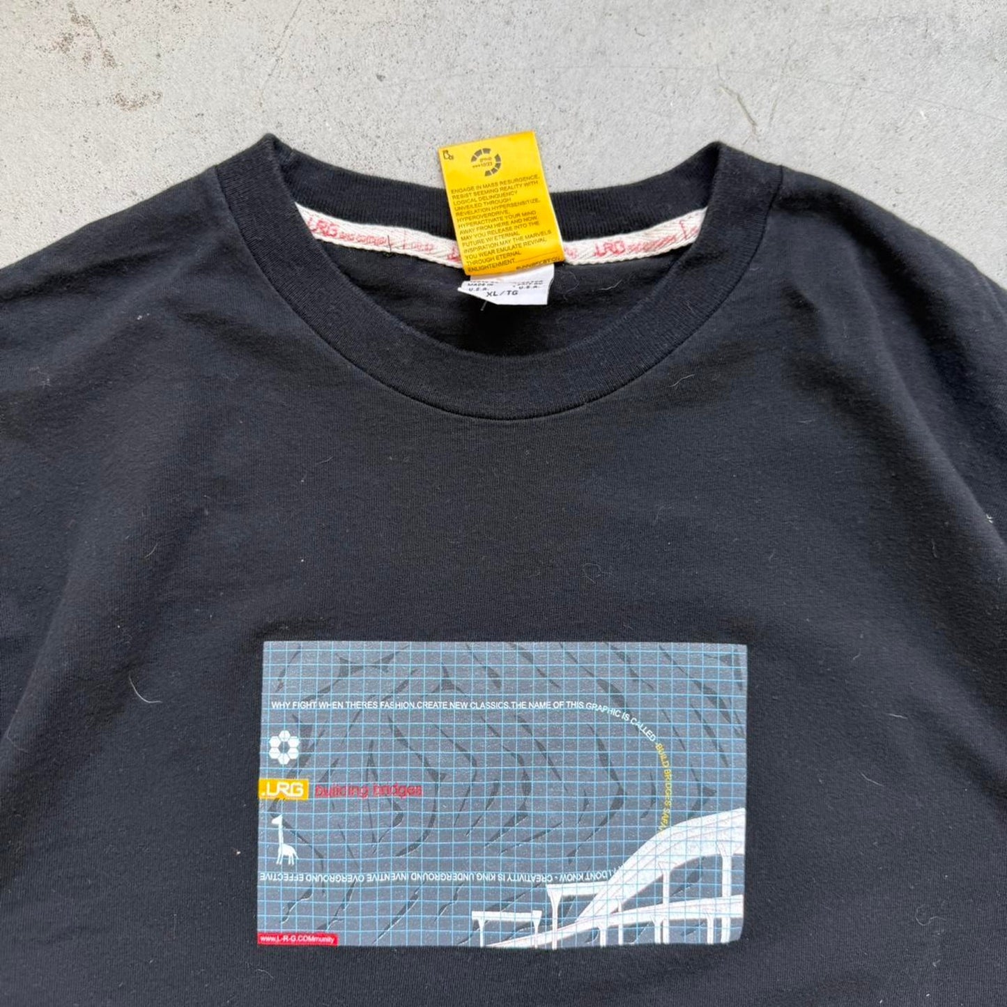 Vintage Y2K LRG Building Bridges Skate T-Shirt - X-Large